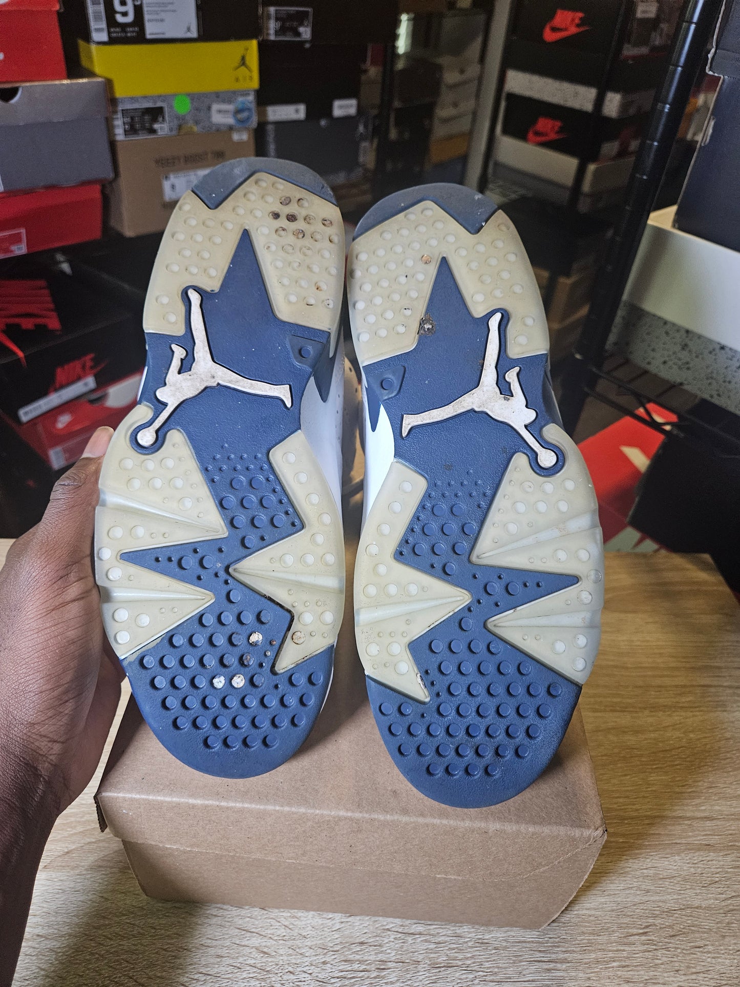 Size 9.5 - AJ 6 Retro Midnight Navy