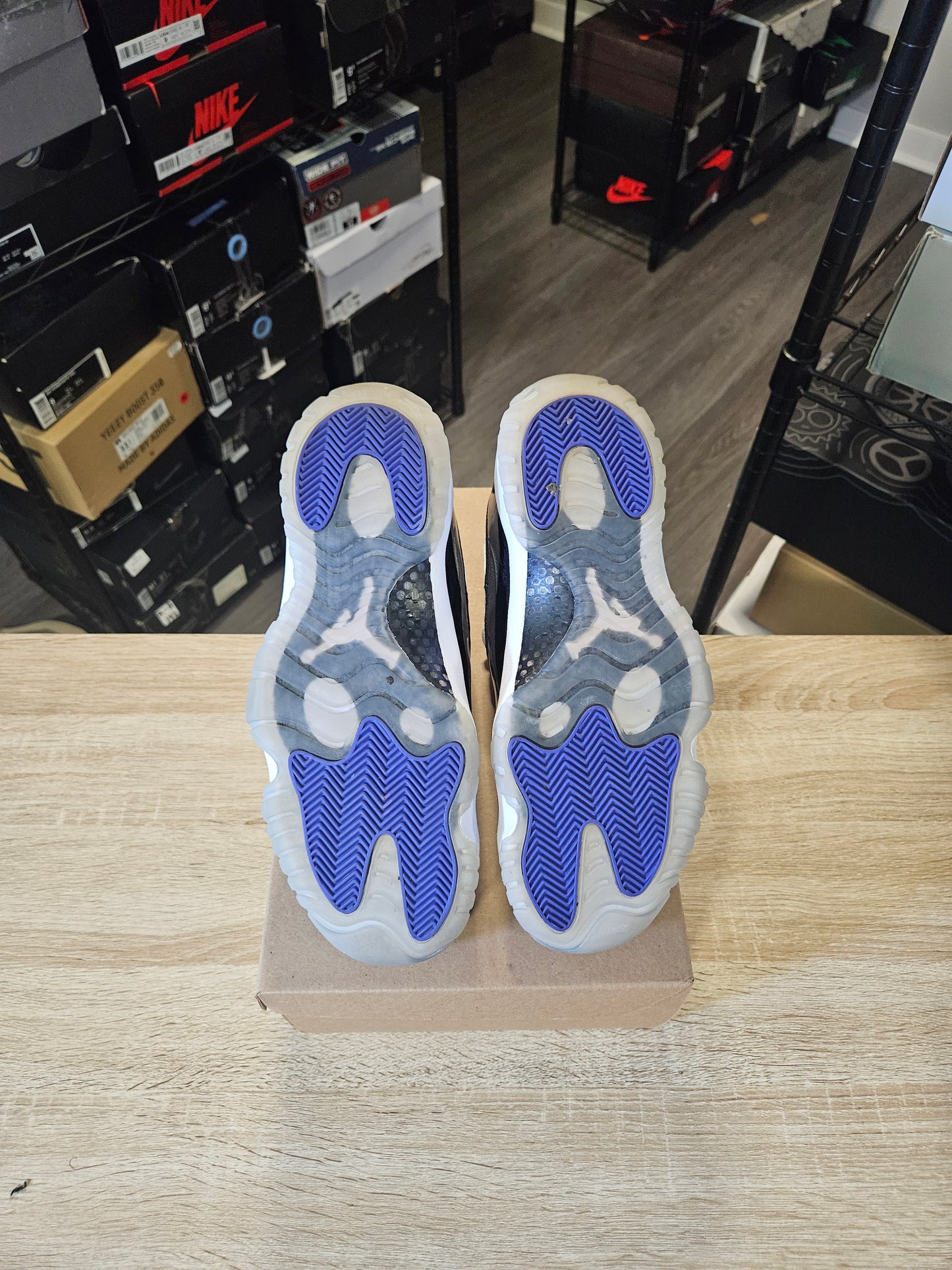 Size 10 - AJ 11 Retro High Concord