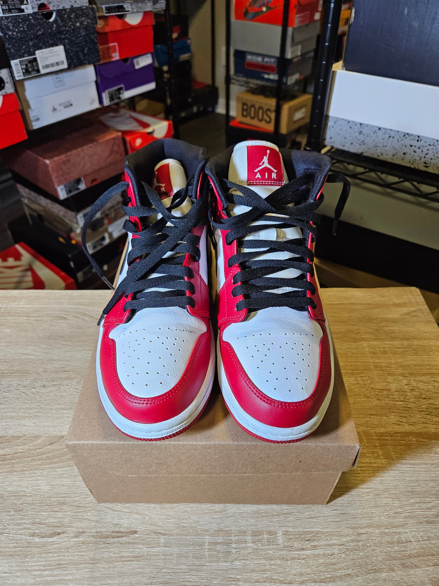 Size 9 - AJ 1 Mid Chicago