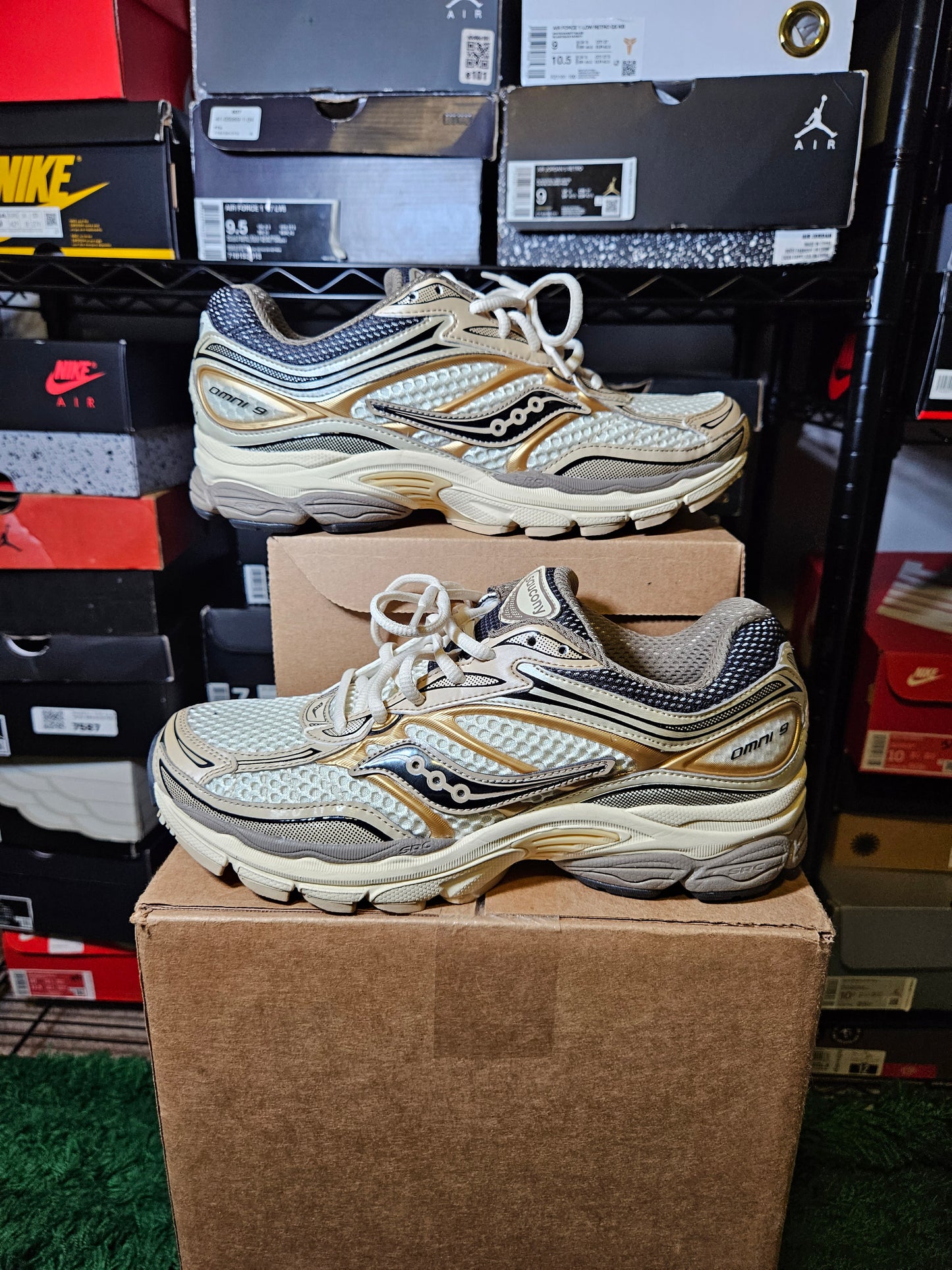 Size 9 - Saucony OG ProGrid Omni 9 Gold