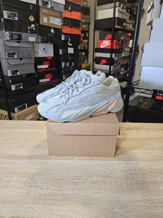 Size 10.5 - YZY 700 V2 Inertia