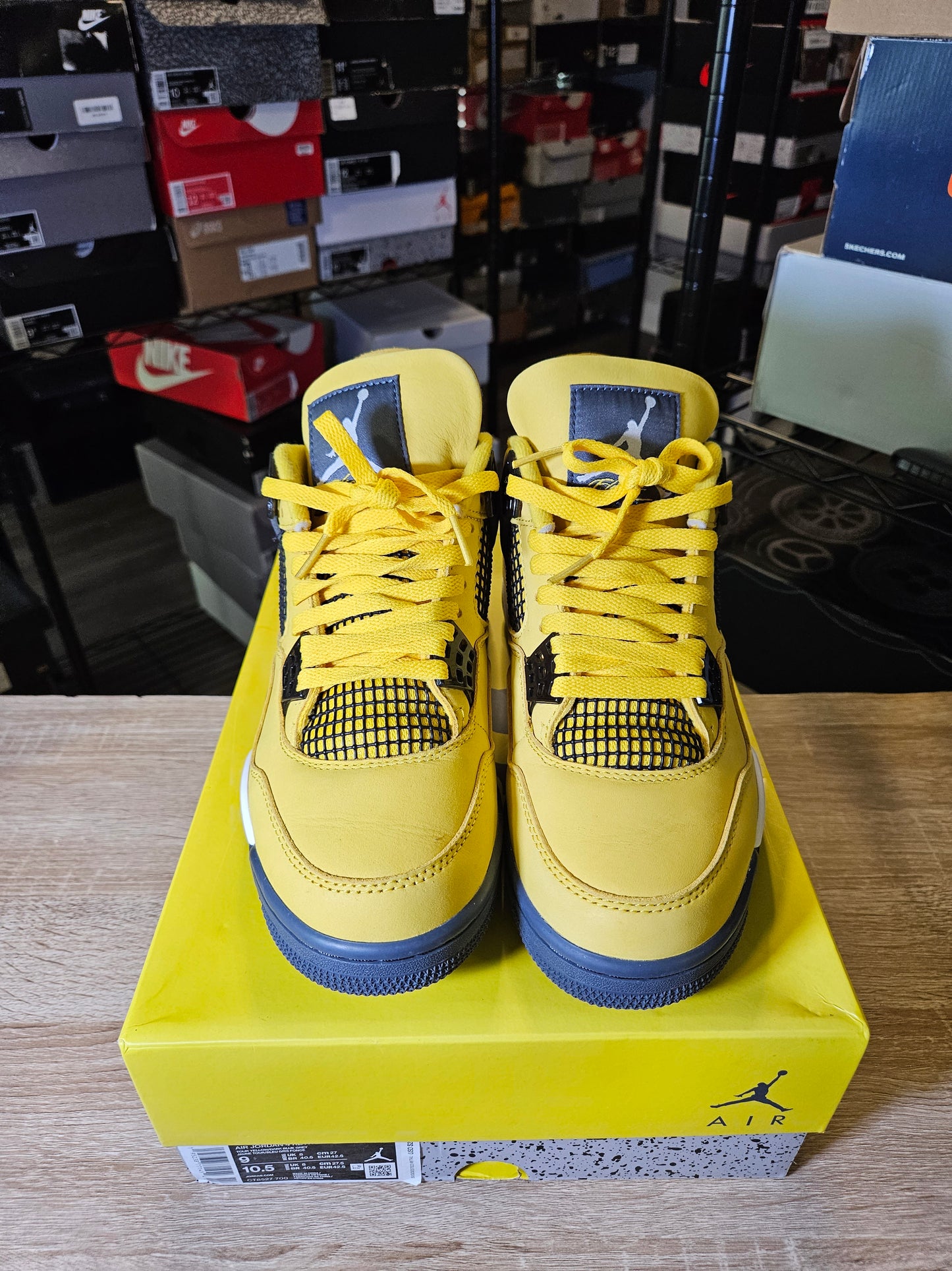 Size 9 - Jordan 4 Retro Mid Lightning