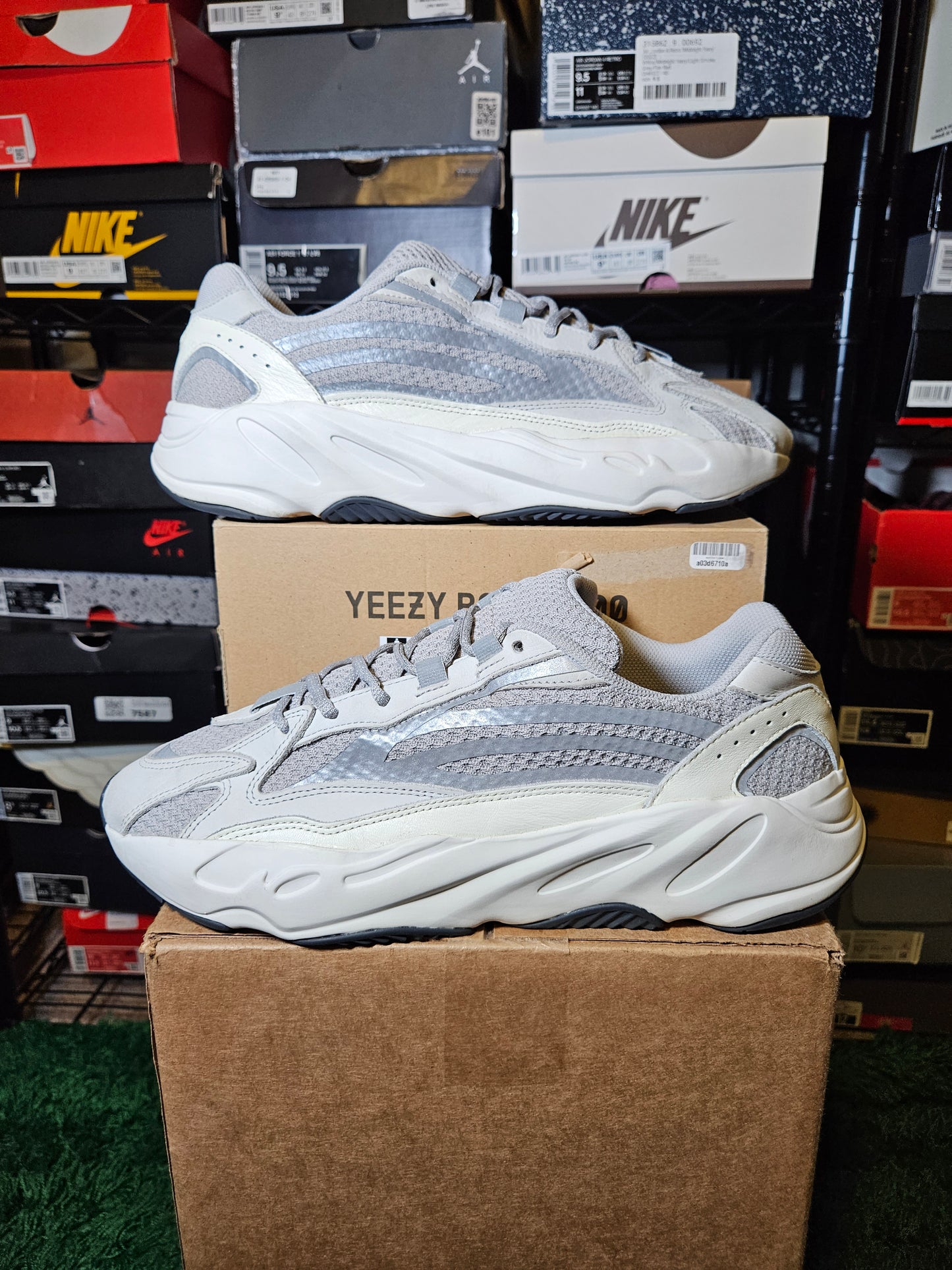 Size 13 - YZY 700 V2 Low Static