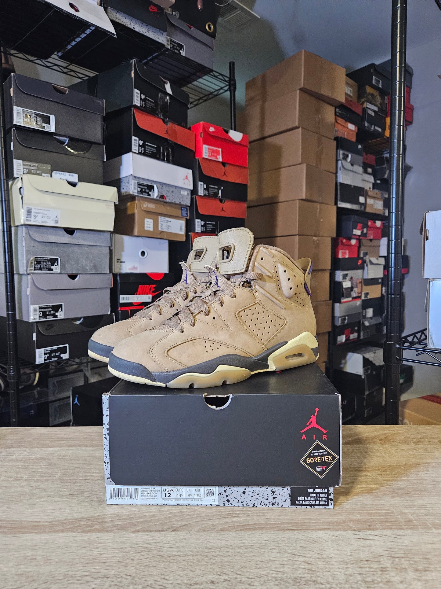 Size 10.5 M - AJ 6 Retro GORE-TEX Brown Kelp