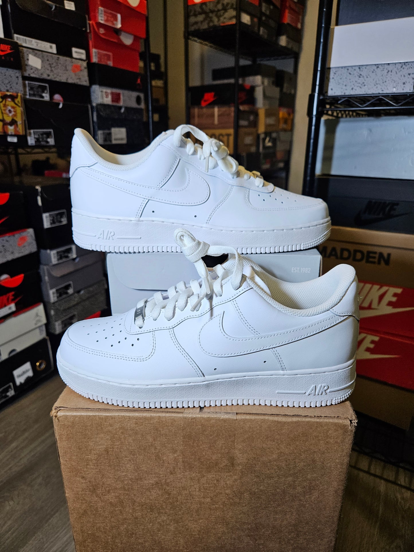 Size 10.5 - Air Force 1 '07 Low Triple White