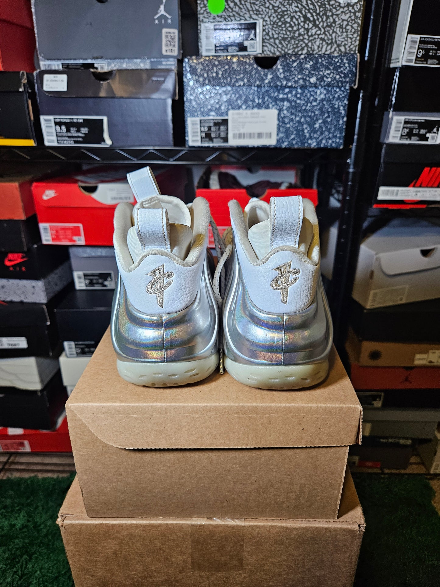 Size 10.5W/9M - Air Foamposite One Chrome