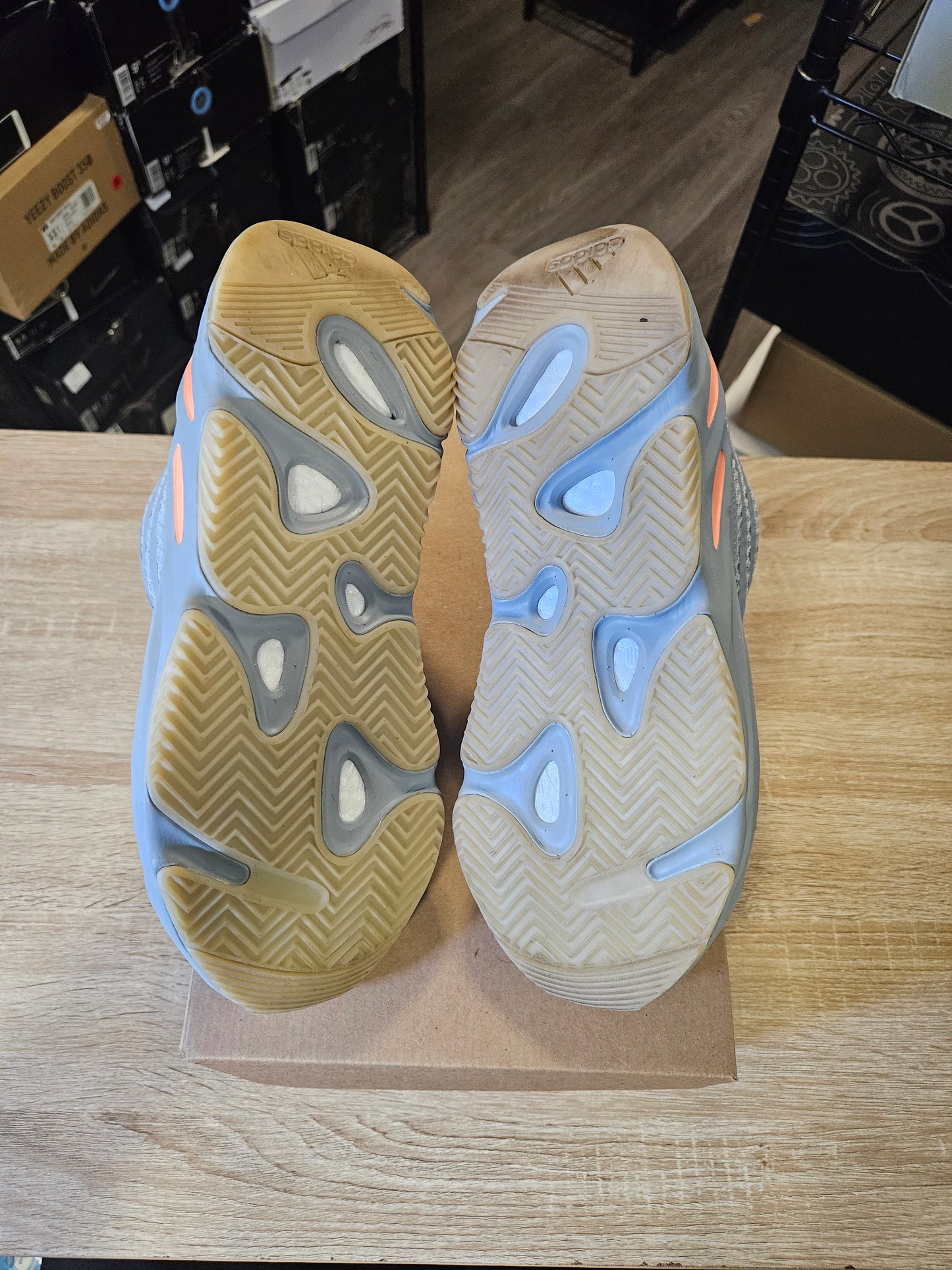 Size 10.5 - YZY 700 V2 Inertia