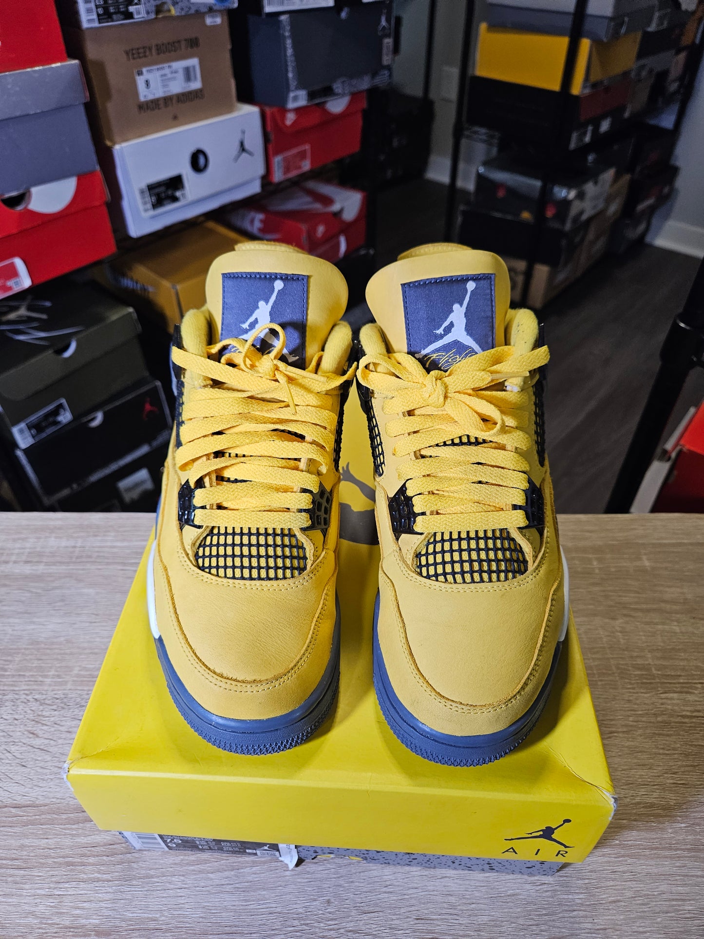 Size 7.5 - AJ 4 Retro Mid Lightning