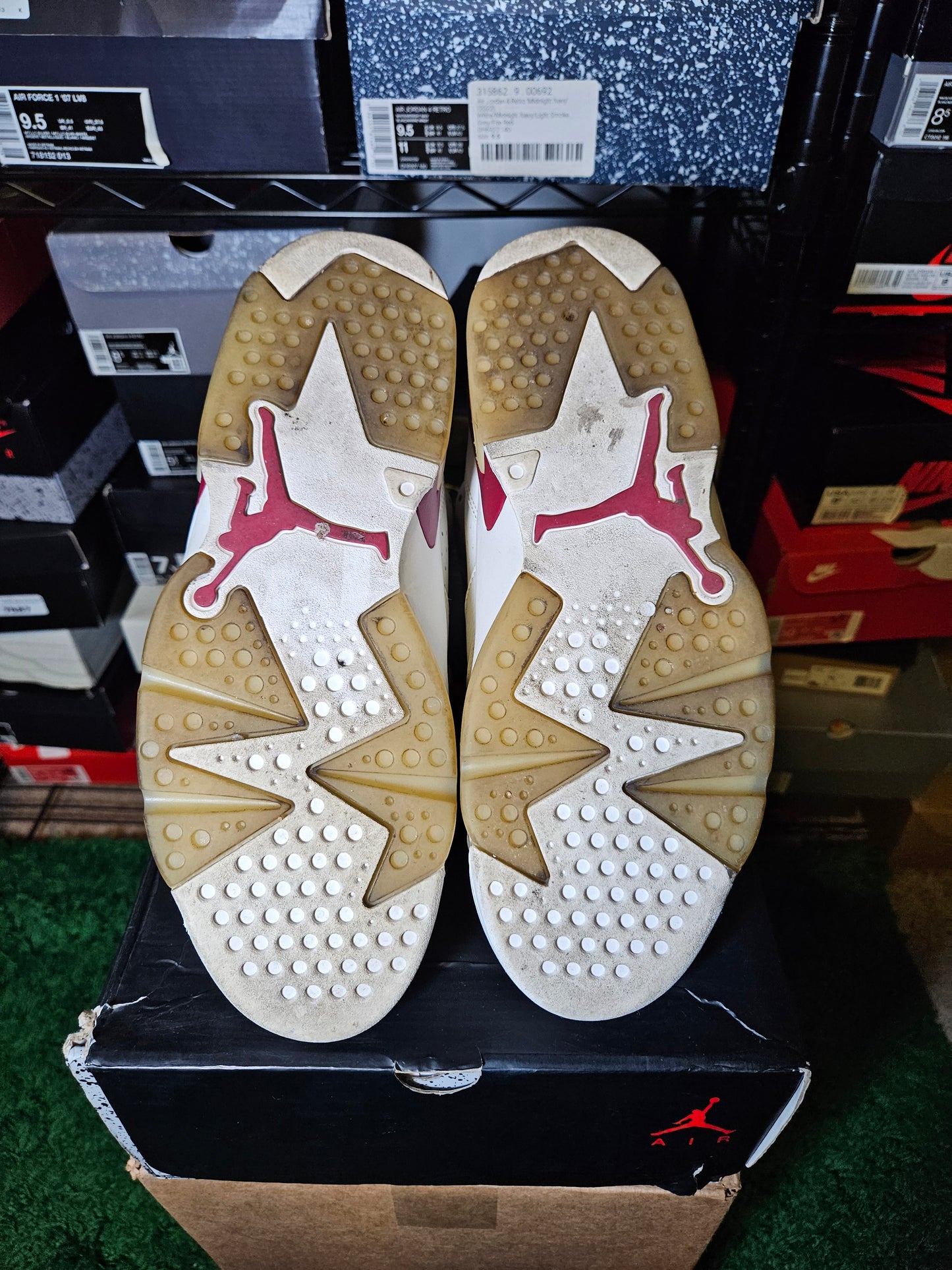 Size 10.5 - AJ 6 Retro 2015 Maroon