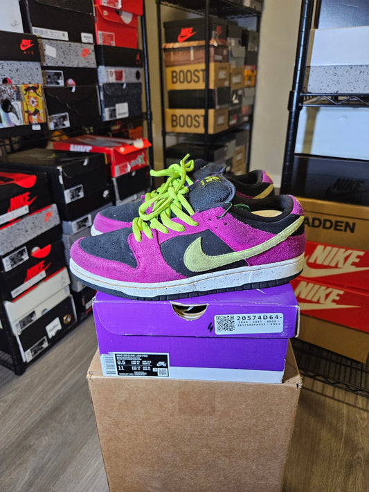 Size 9.5 - Dunk Pro SB Low Red Plum