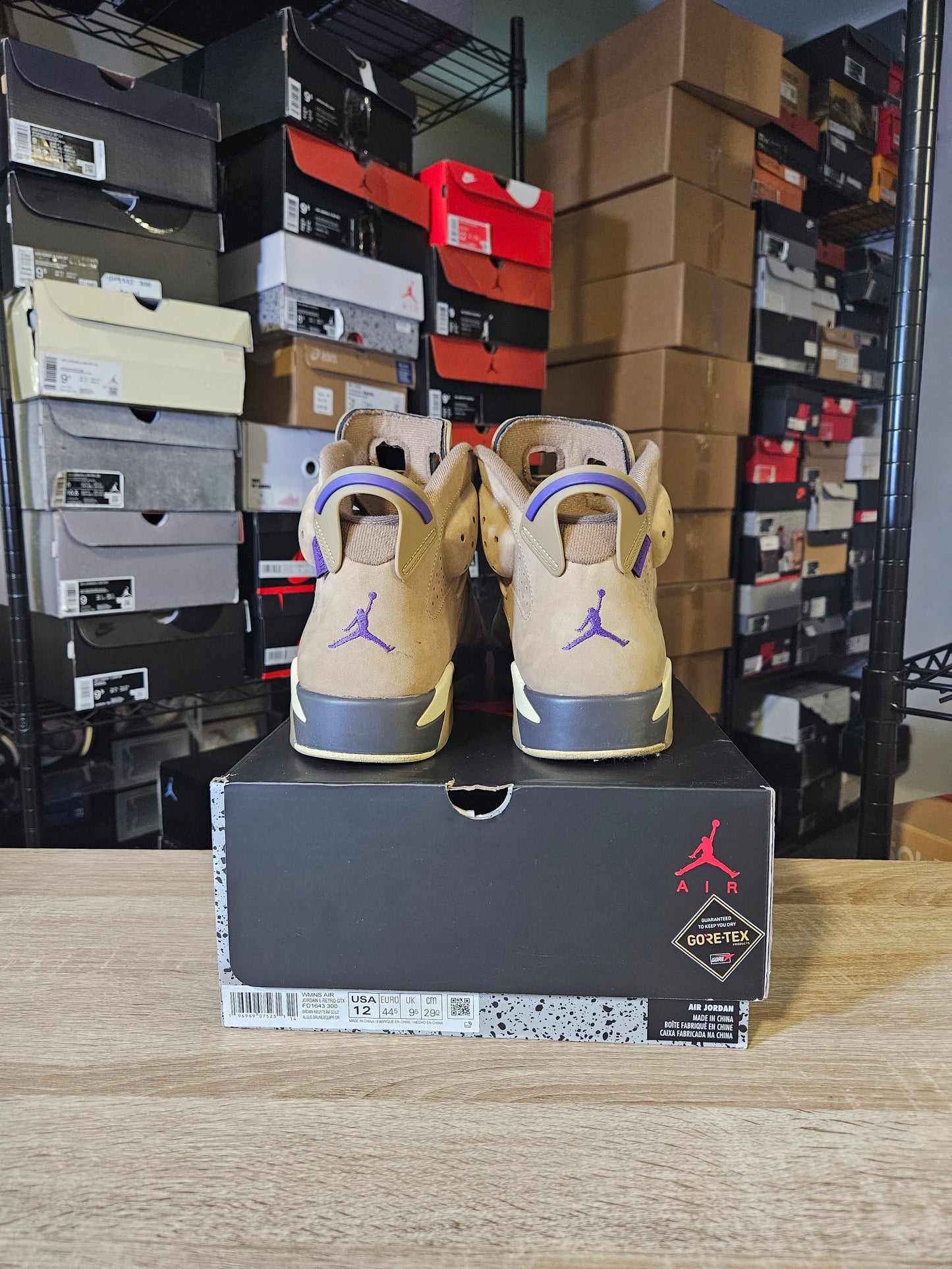 Size 10.5 M - AJ 6 Retro GORE-TEX Brown Kelp