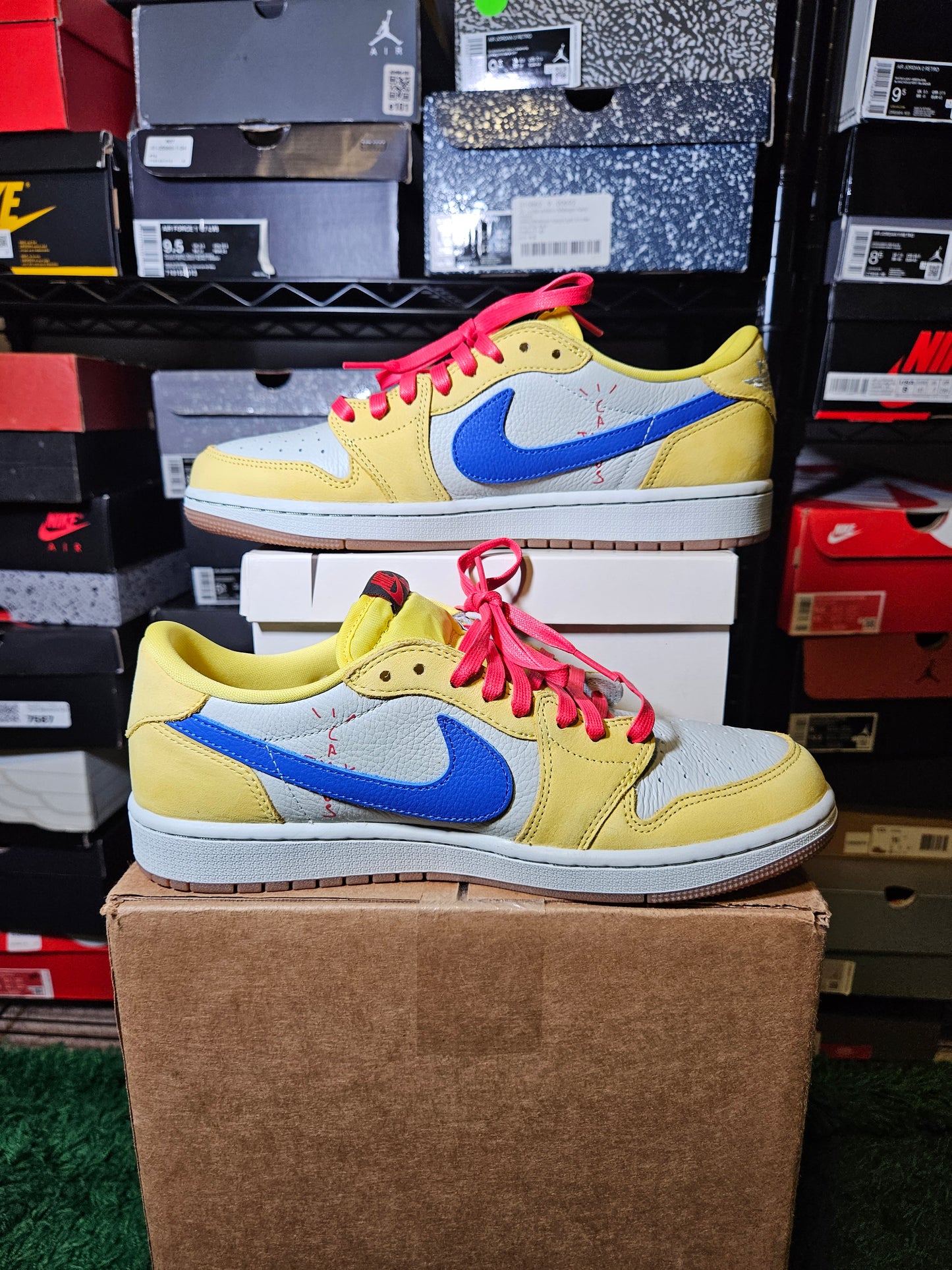 Size 10.5W/9M - Travis Scott x Air Jordan 1 Retro OG SP Low Canary