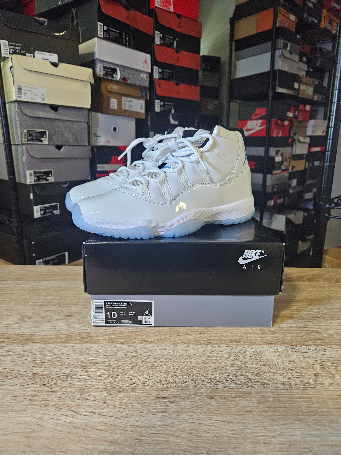 Size 10 - AJ 11 Retro 2024 Legend Blue / Columbia