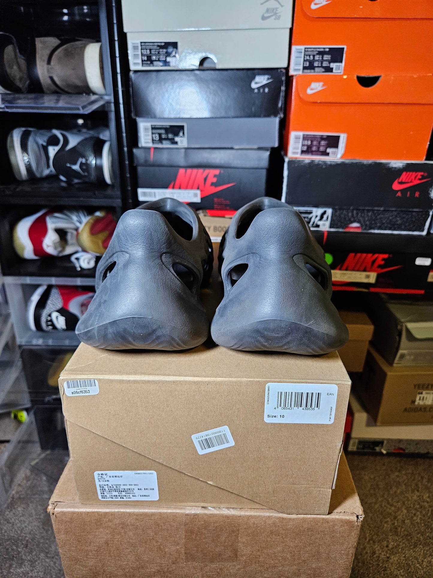Size 10 - YZY Foam Runner Onyx