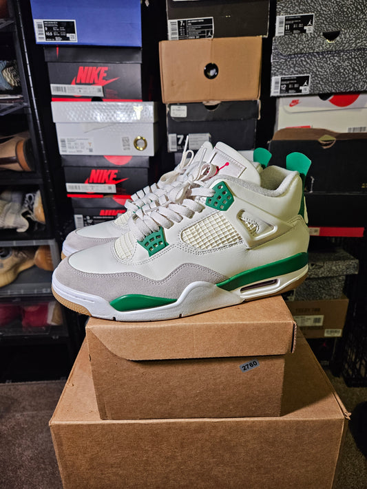 Size 9.5 - Jordan 4 Retro SP x Nike SB Mid Pine Green
