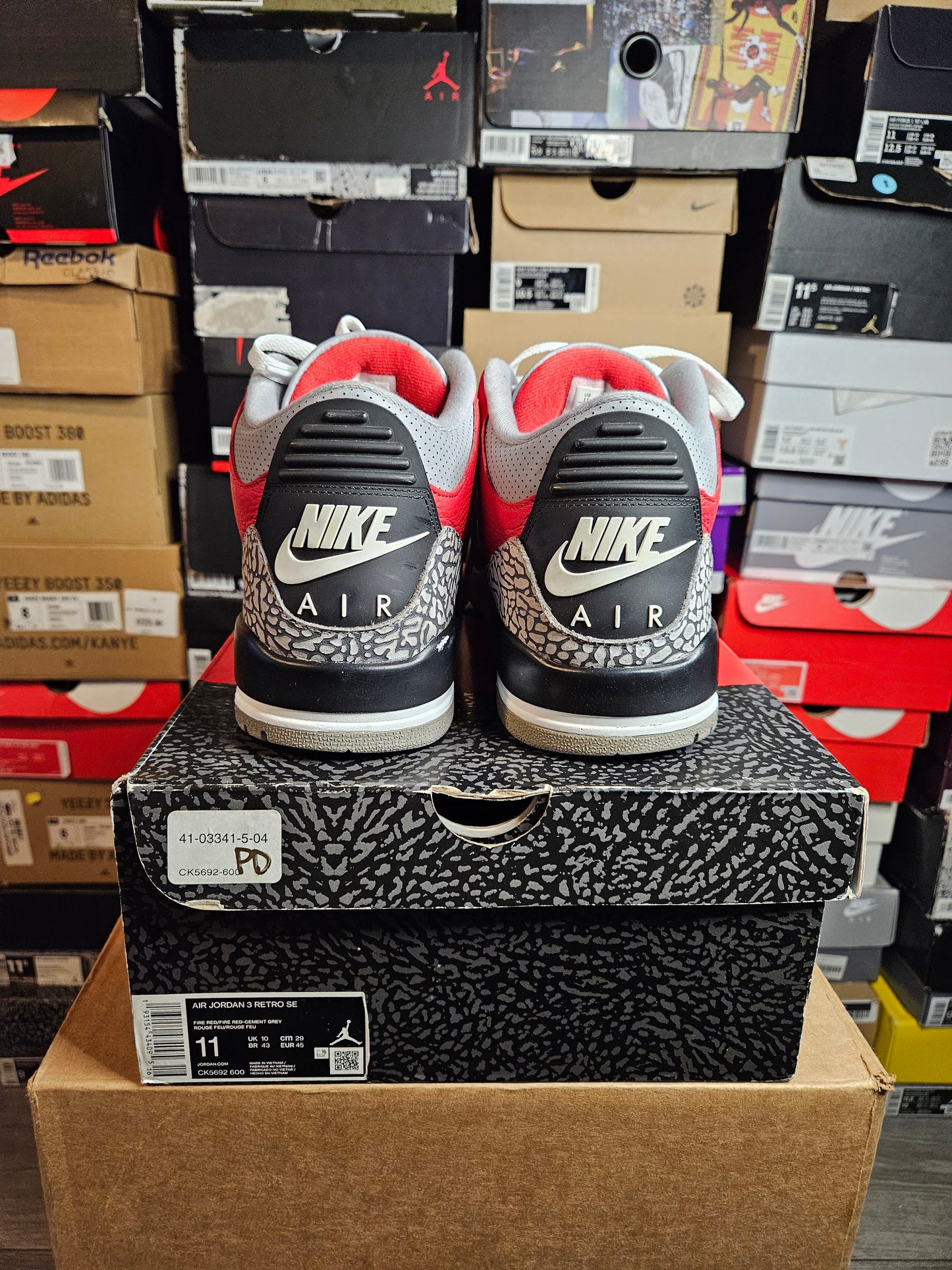 Size 11 - AJ 3 Retro SE Mid Unite