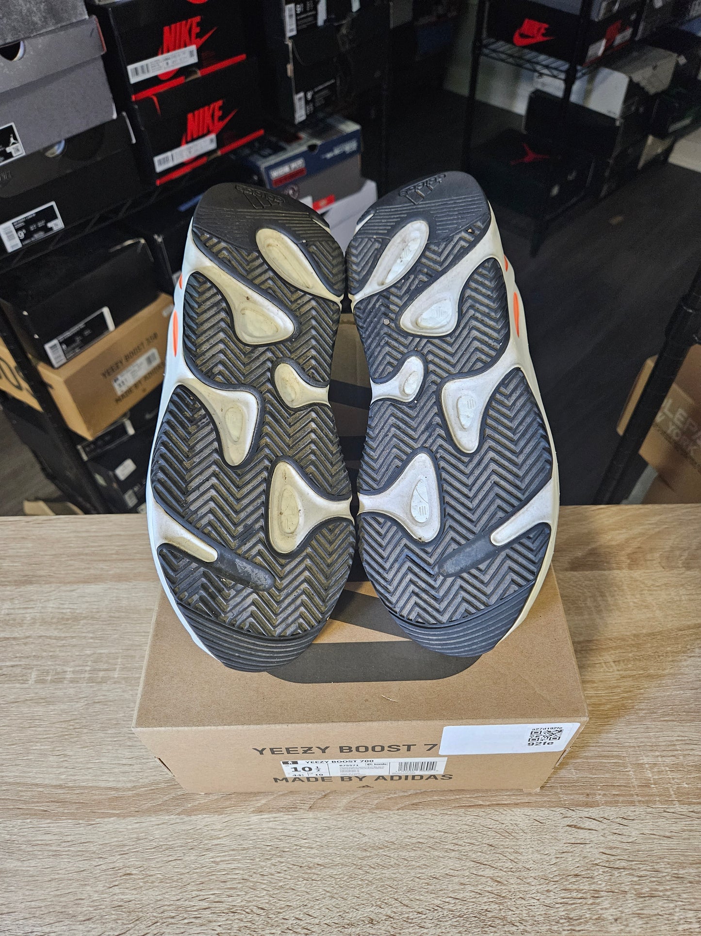 Size 10.5 - YZY 700 Low Wave Runner