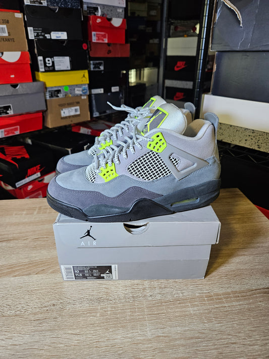 Size 10 - AJ 4 Retro SE Mid Neon 95