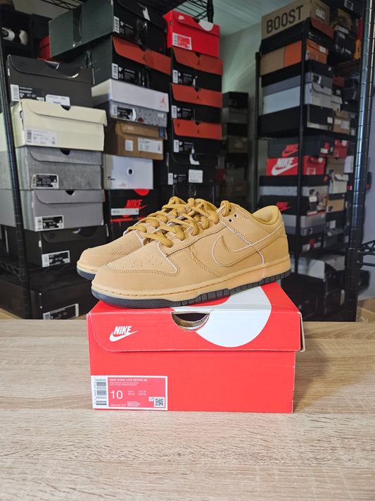 Size 10 - Dunk SE Low Wheat