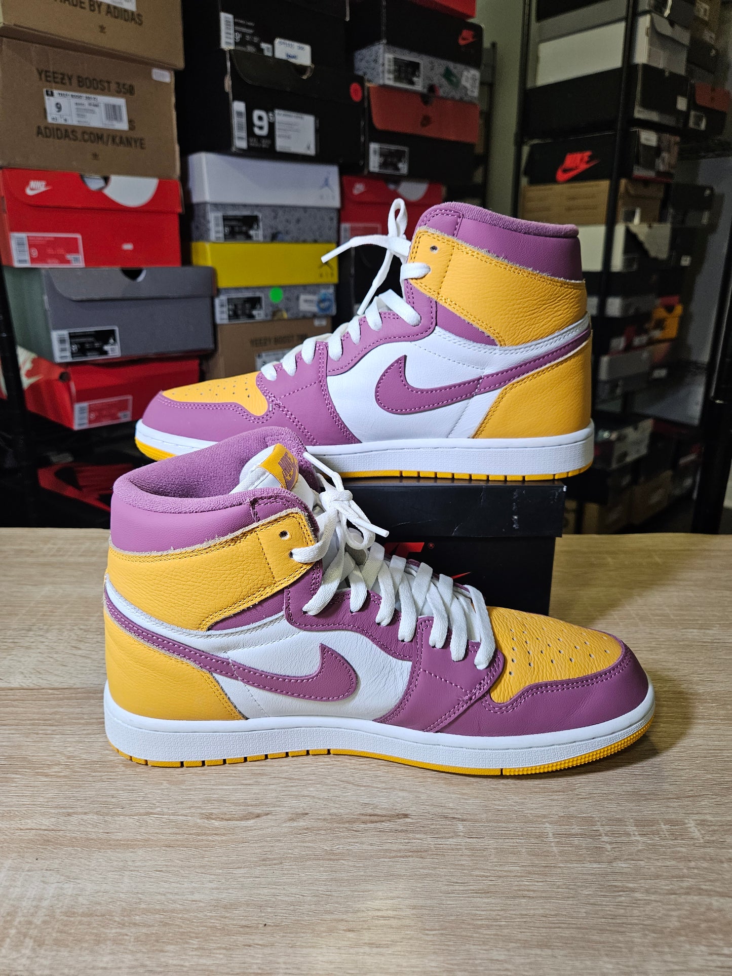 Size 11 - AJ 1 Retro High OG Brotherhood 2022