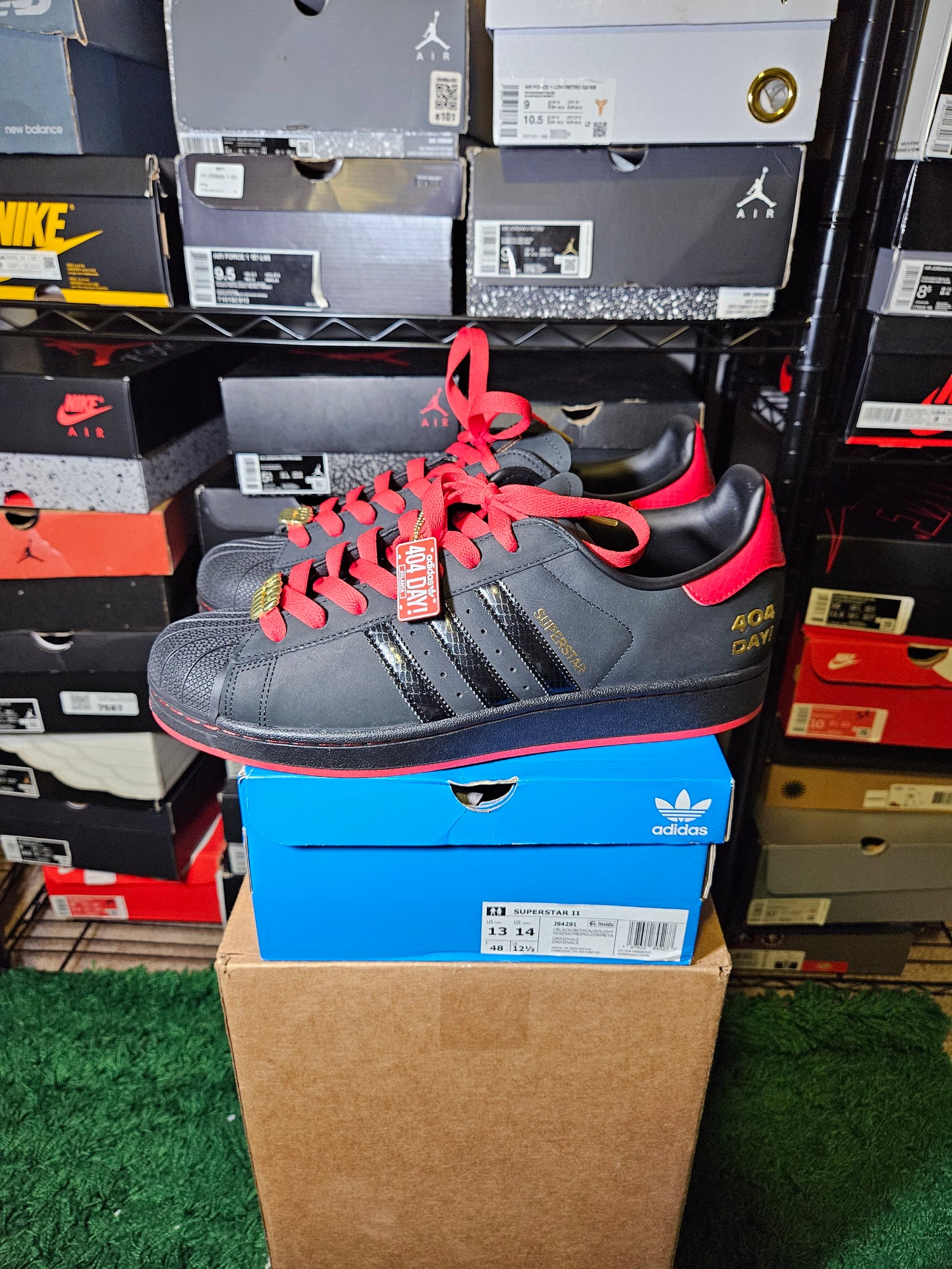 Size 13 - Superstar 404 Day