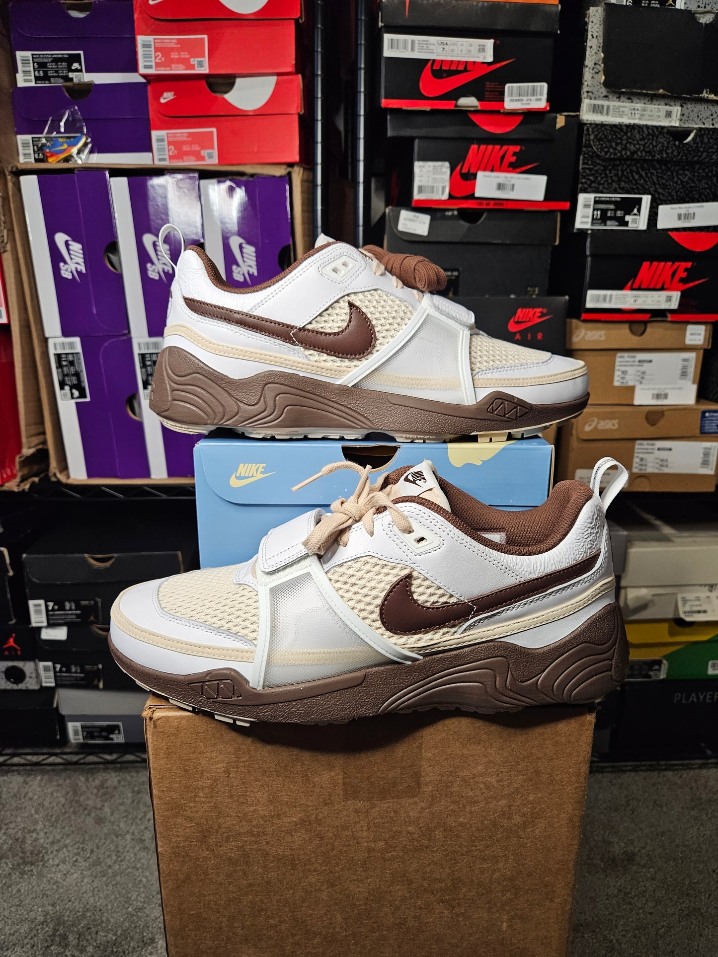 Size 13 - Travis Scott x Zoom Field Jaxx Light Chocolate