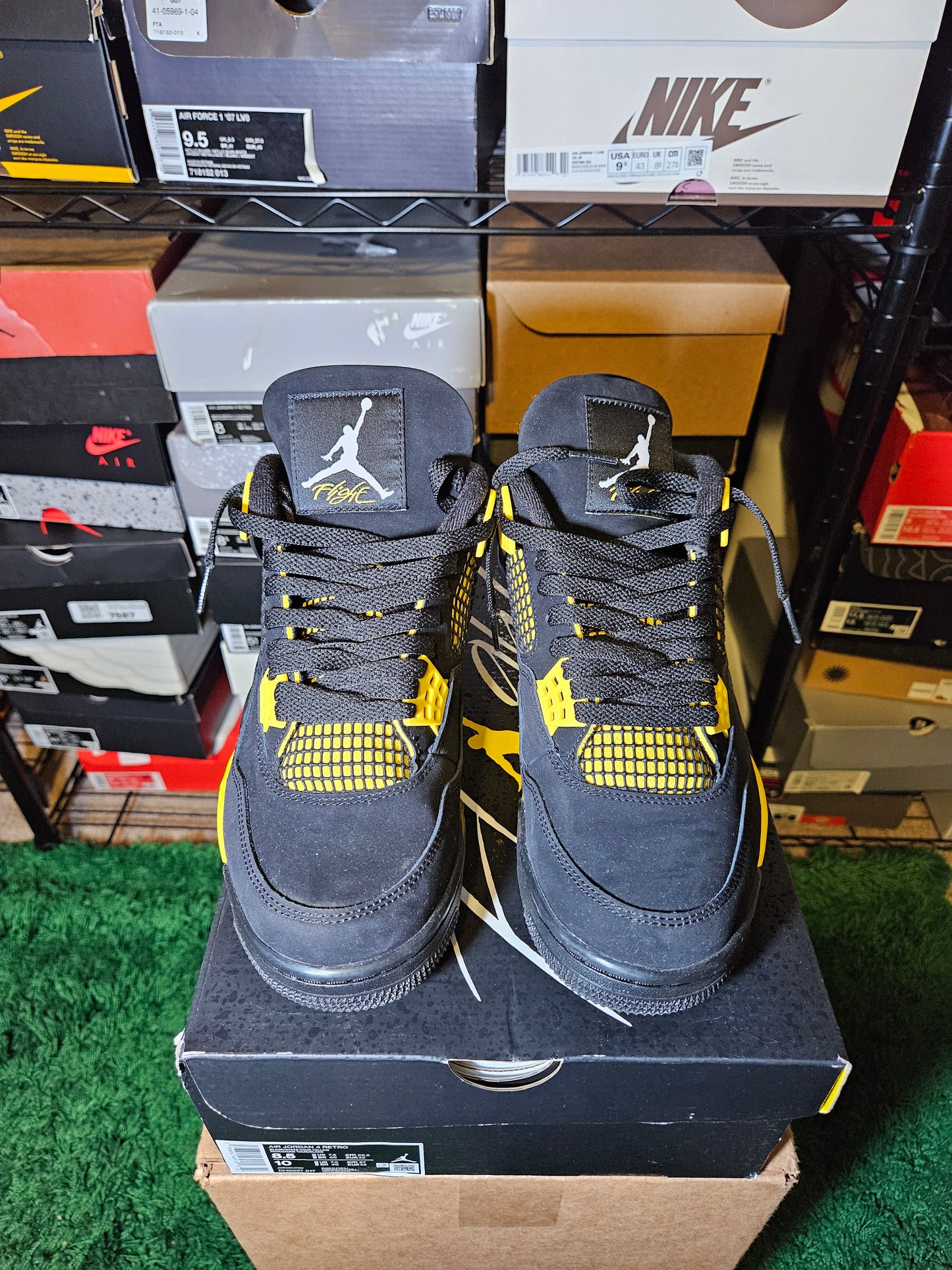 Size 8.5 - AJ 4 Retro Mid Thunder