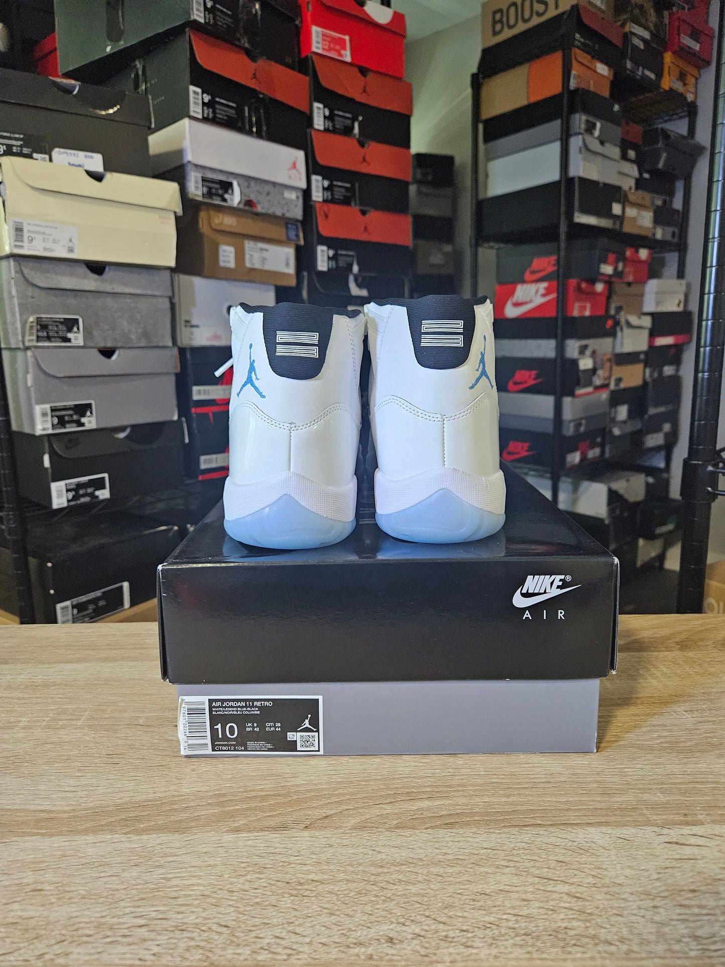 Size 10 - AJ 11 Retro 2024 Legend Blue / Columbia