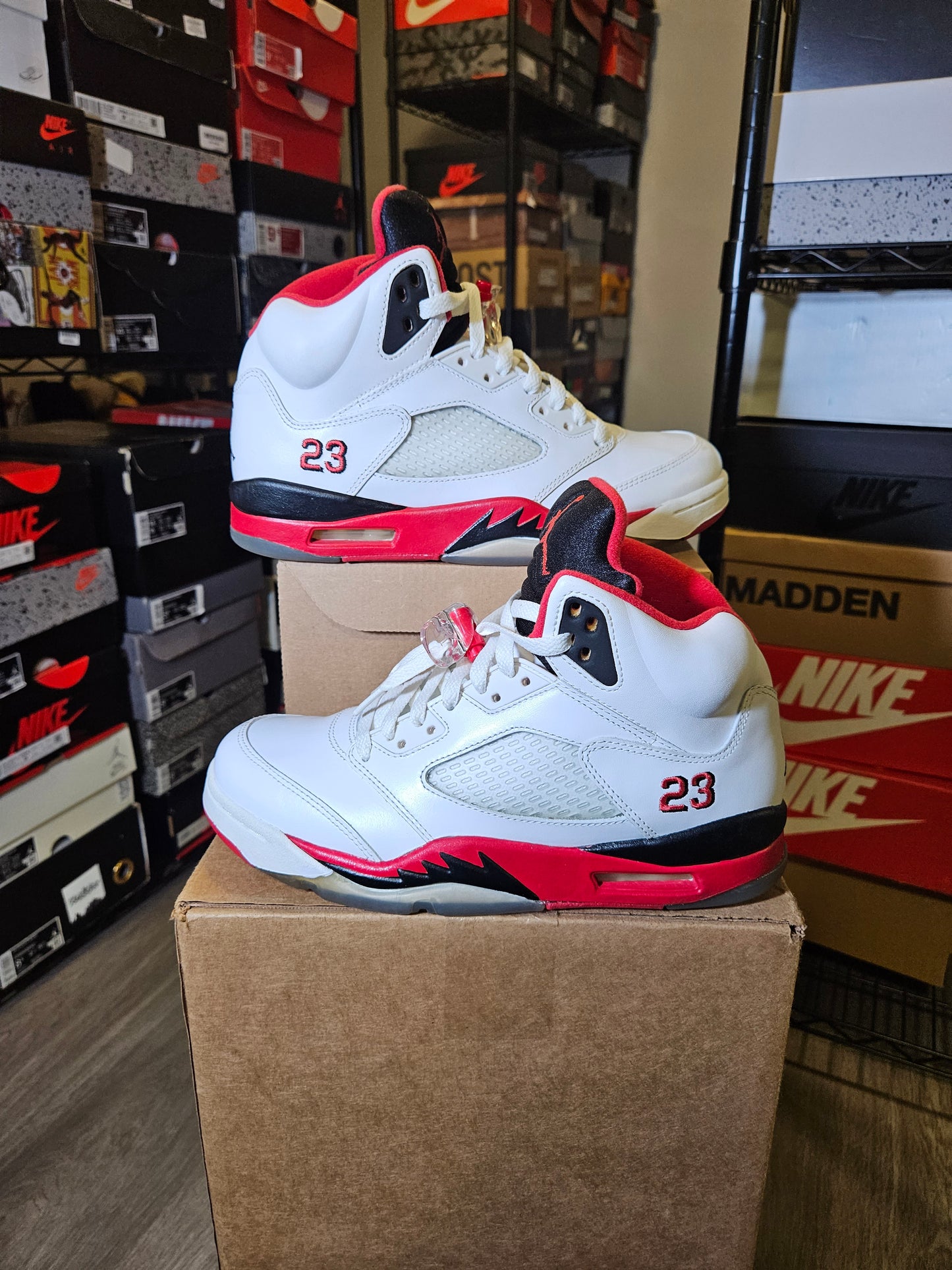 Size 8 - AJ 5 Retro 2013 Fire Red