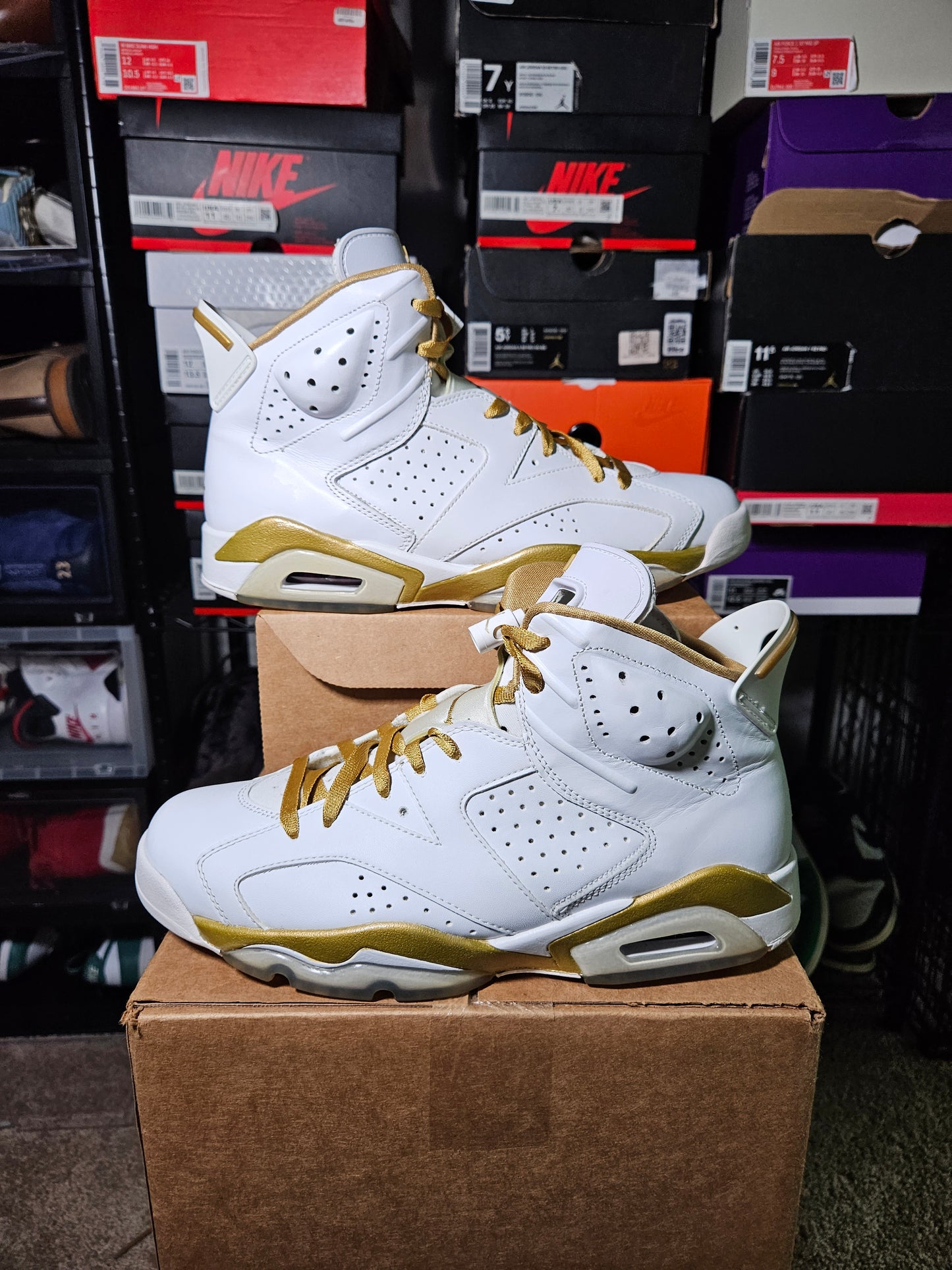 Size 9.5 - AJ 6 Golden Moments