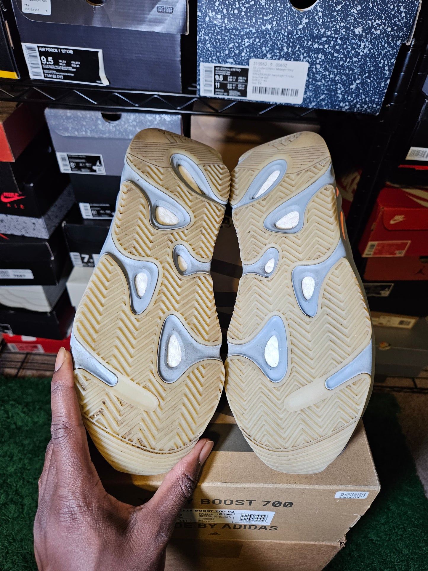 Size 12 - YZY 700 V2 Inertia
