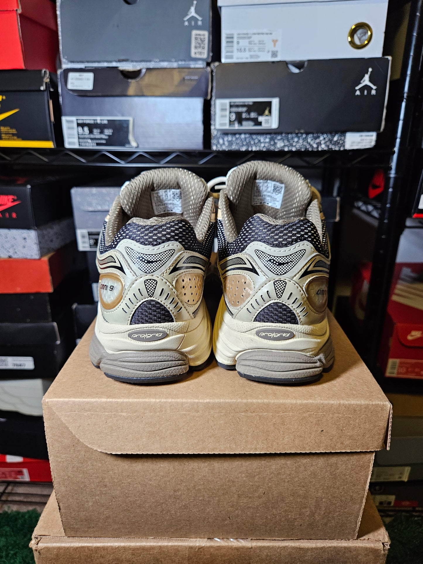 Size 9 - Saucony OG ProGrid Omni 9 Gold