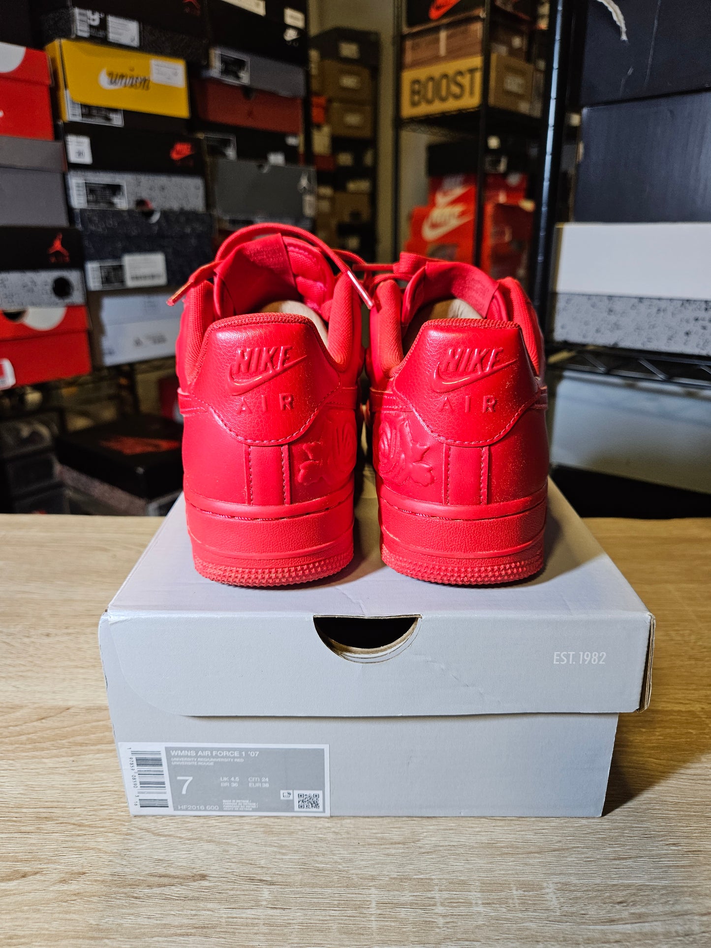 Size 7W/5.5M - Air Force 1 '07 Red Roses