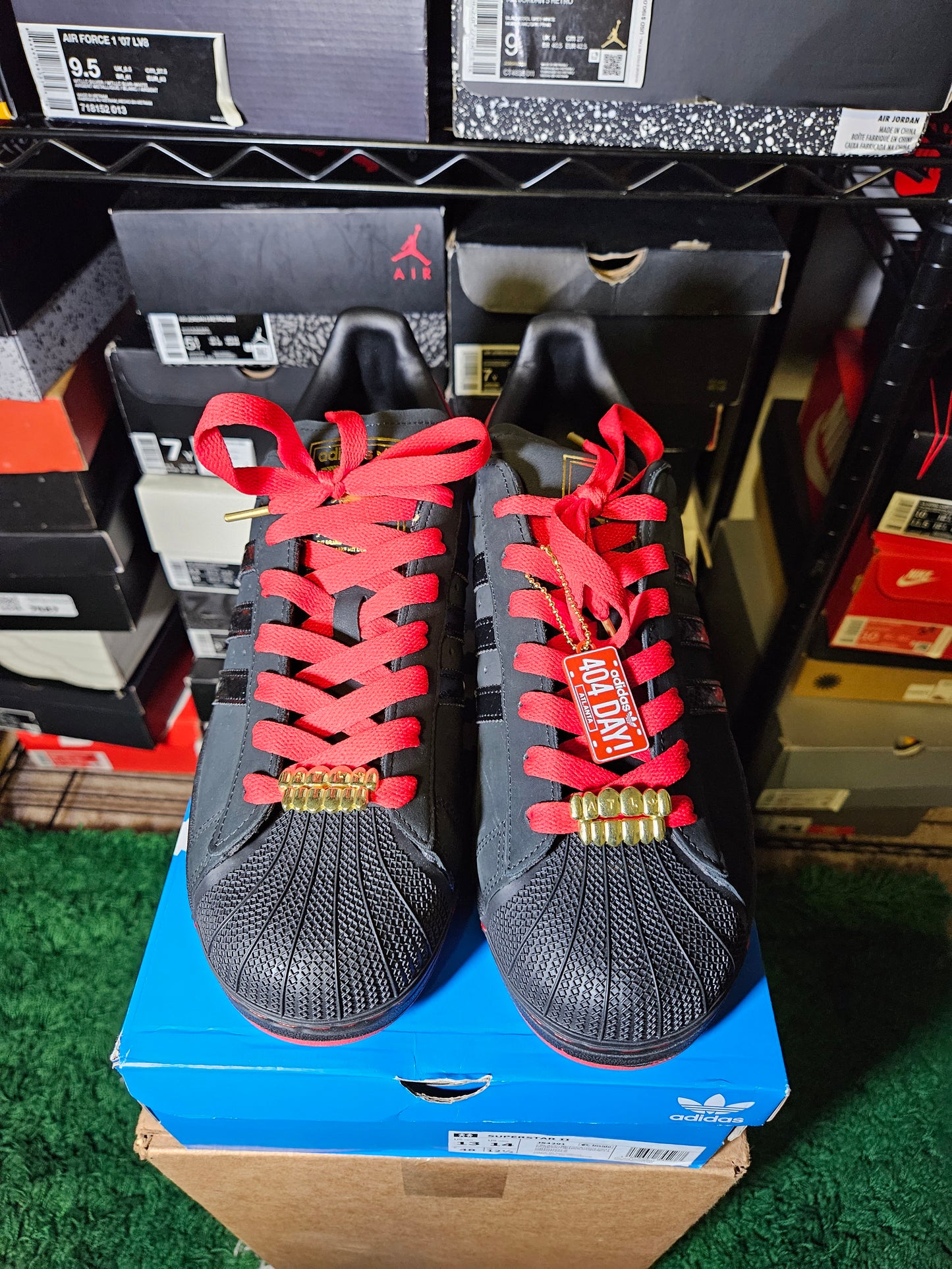 Size 13 - Superstar 404 Day