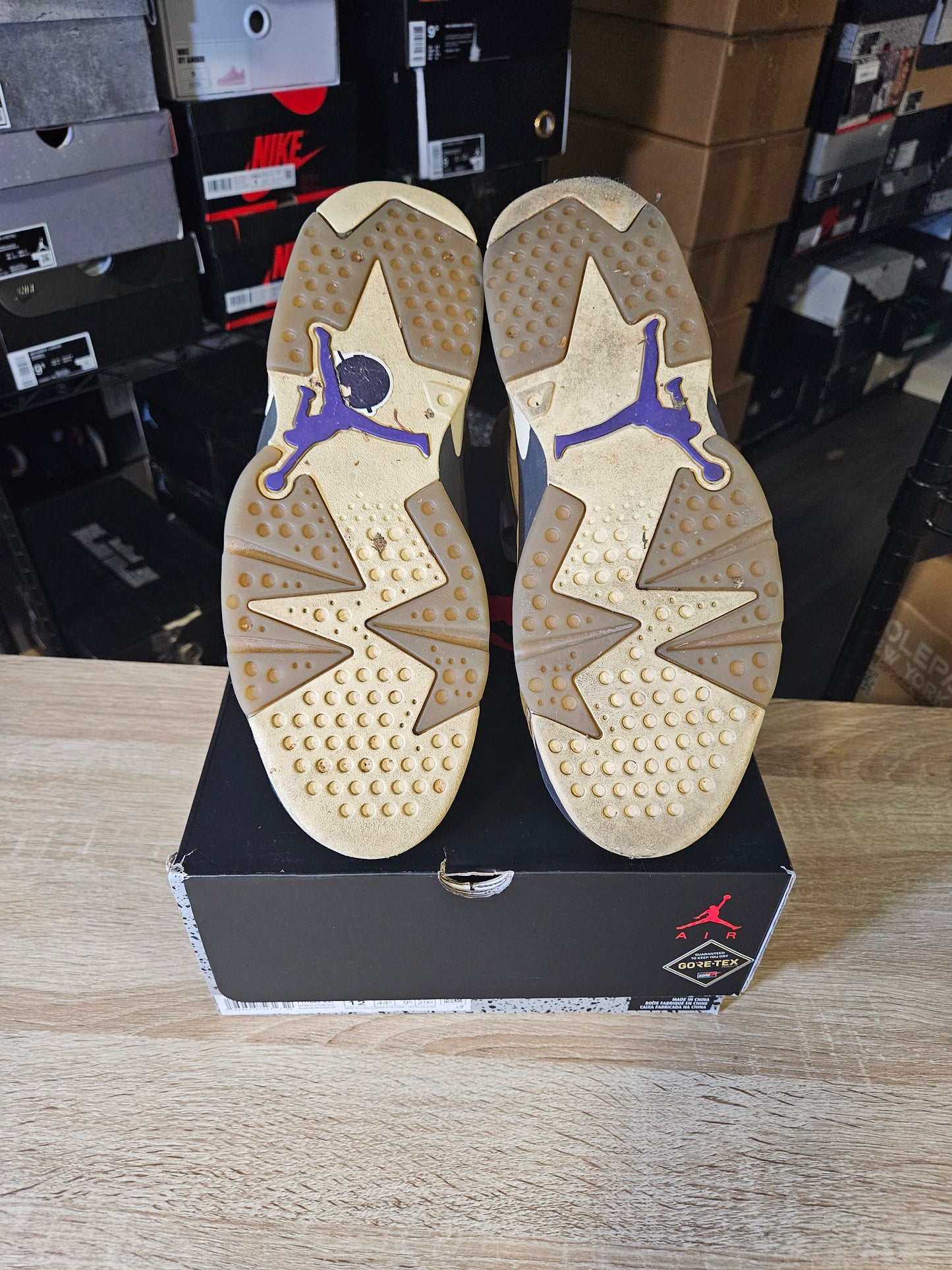 Size 10.5 M - AJ 6 Retro GORE-TEX Brown Kelp