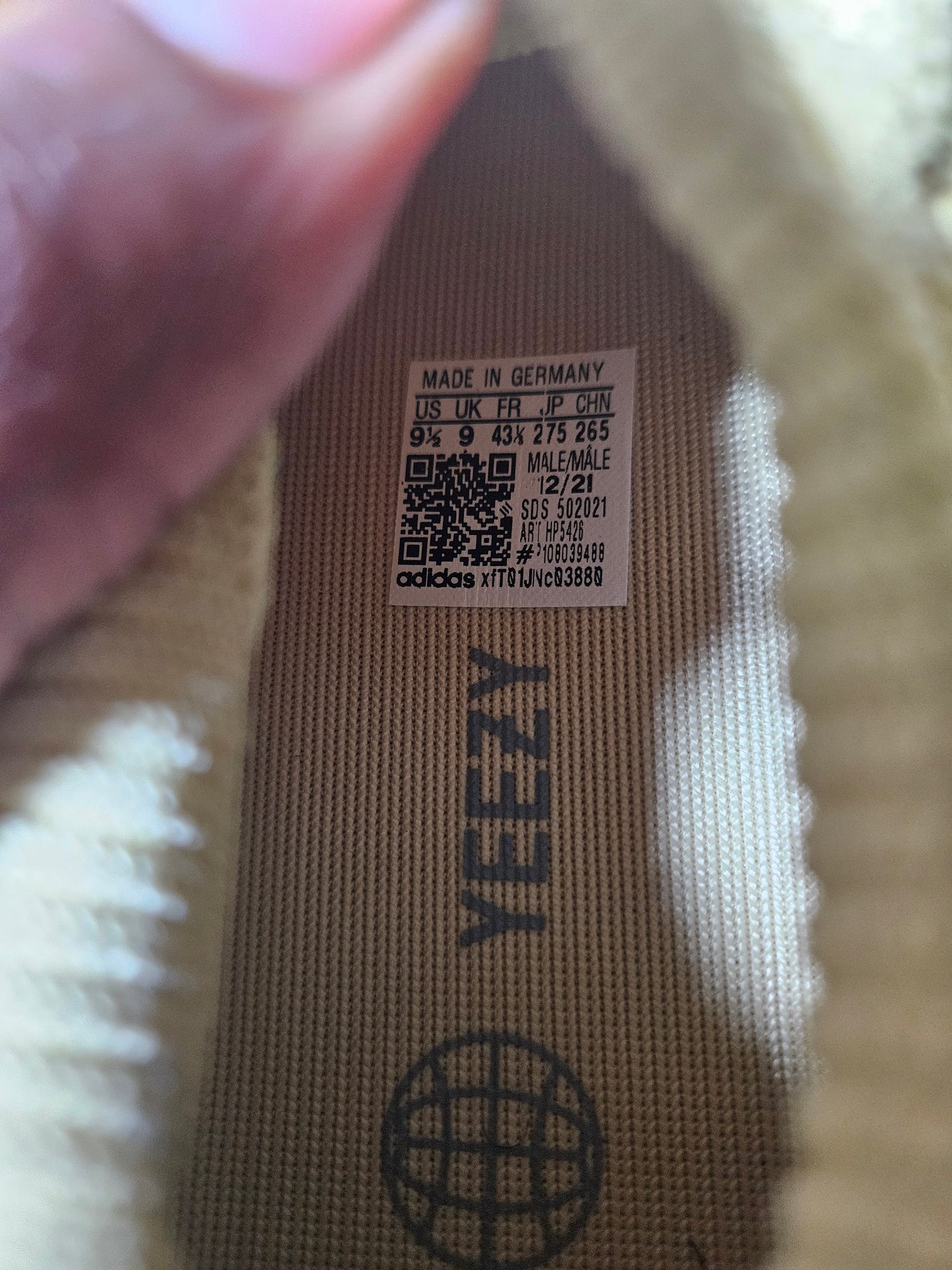 Size 9.5 - YZY 450 Sulfur