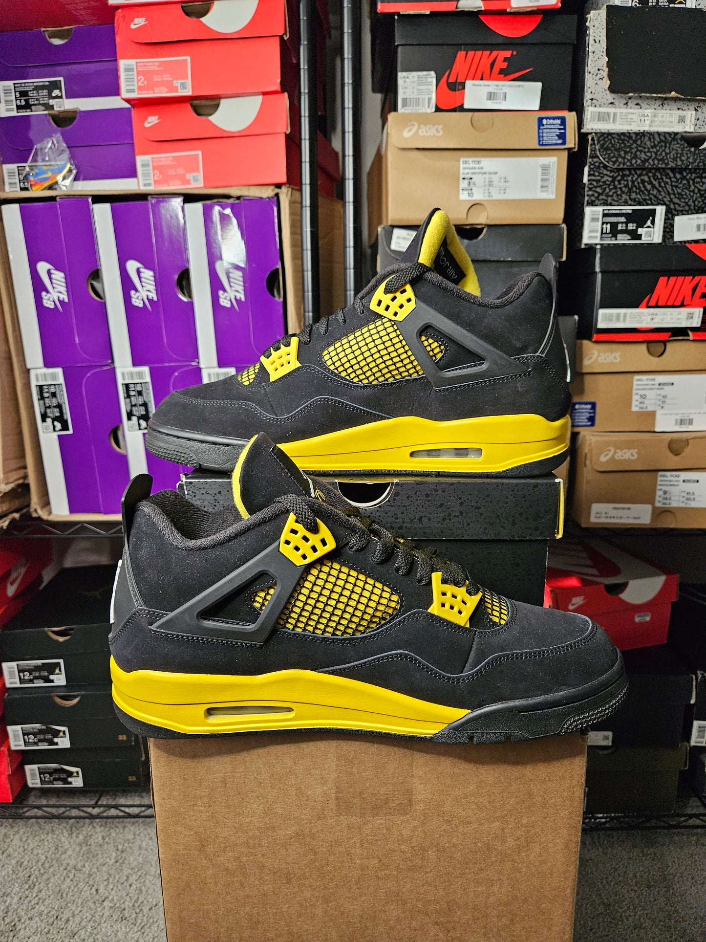 Size 13 - AJ 4 Retro Mid Thunder