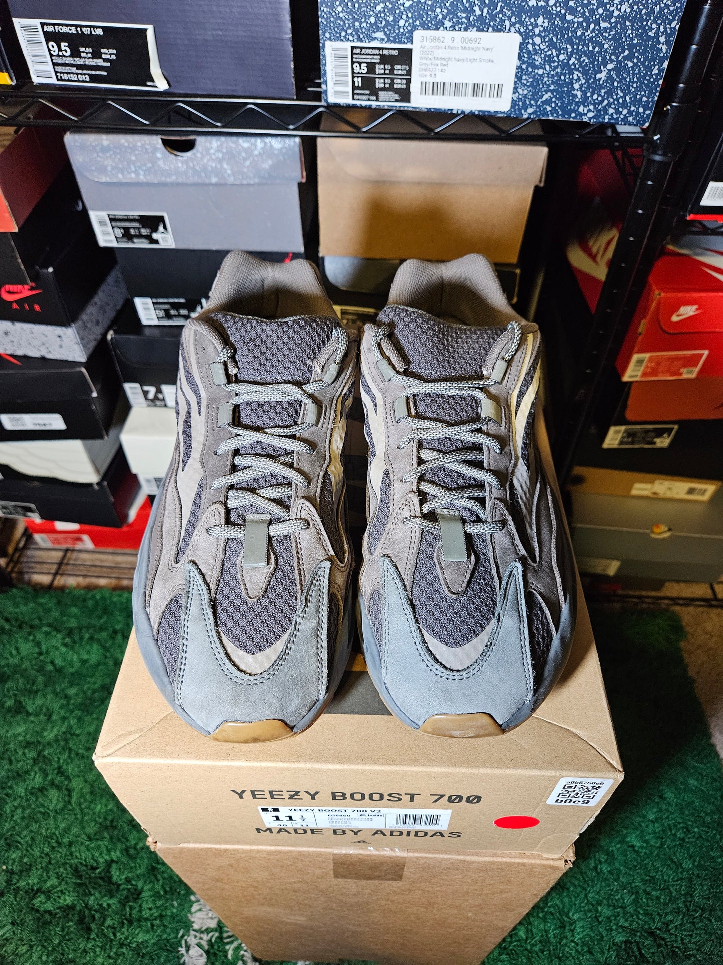 Size 11.5 - YZY 700 V2 Geode