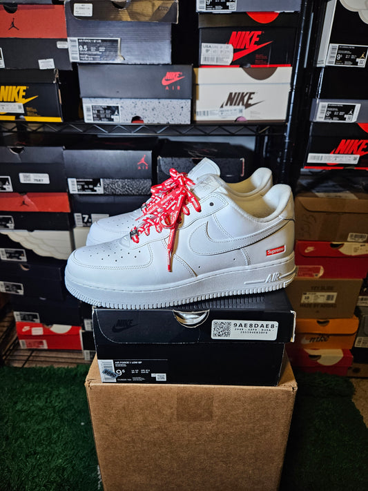 Size 9.5 - AF1 x Supreme Low Box Logo White