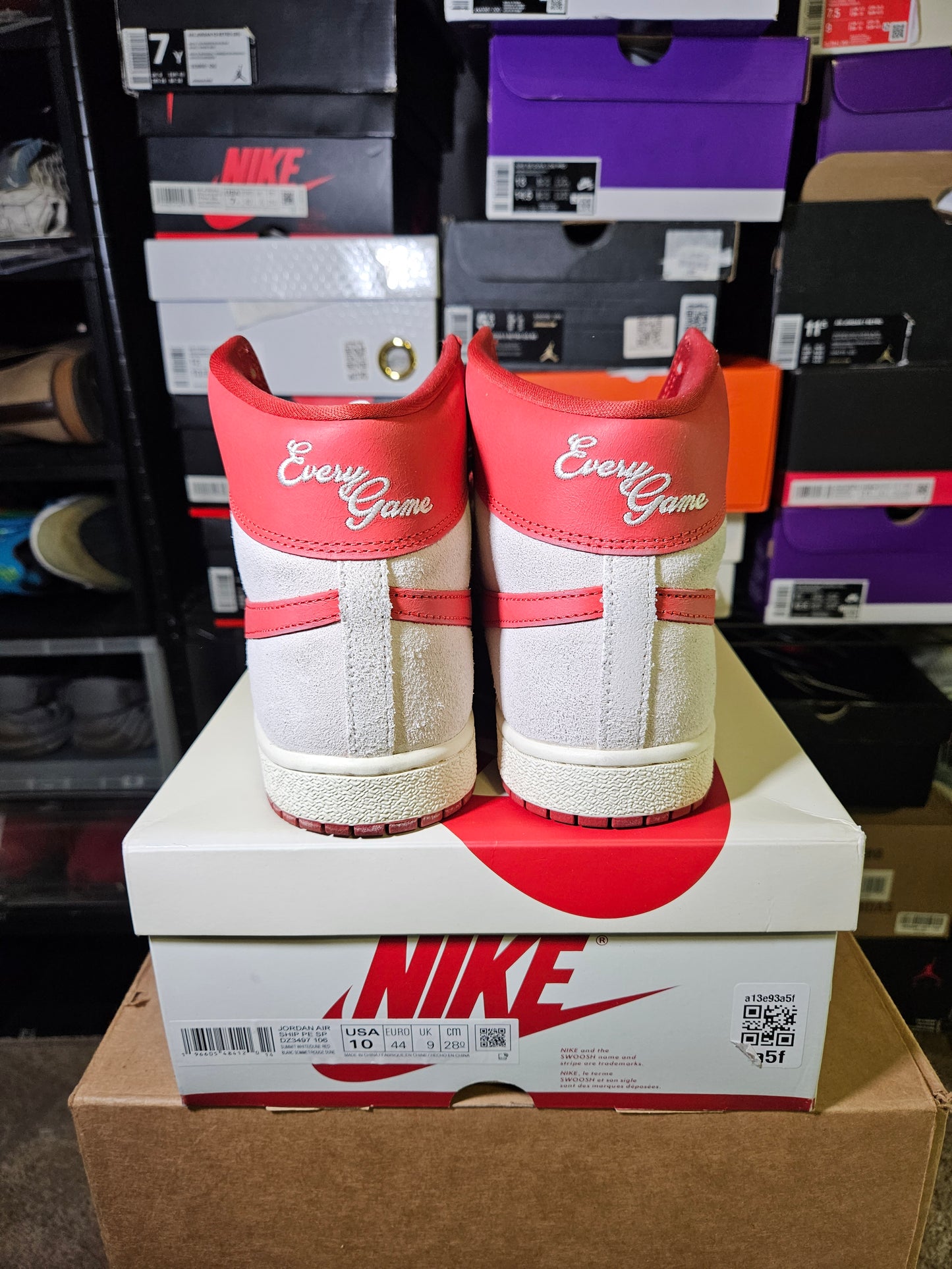 Size 10 - Jordan Air Ship PE SP Every Game - Dune Red