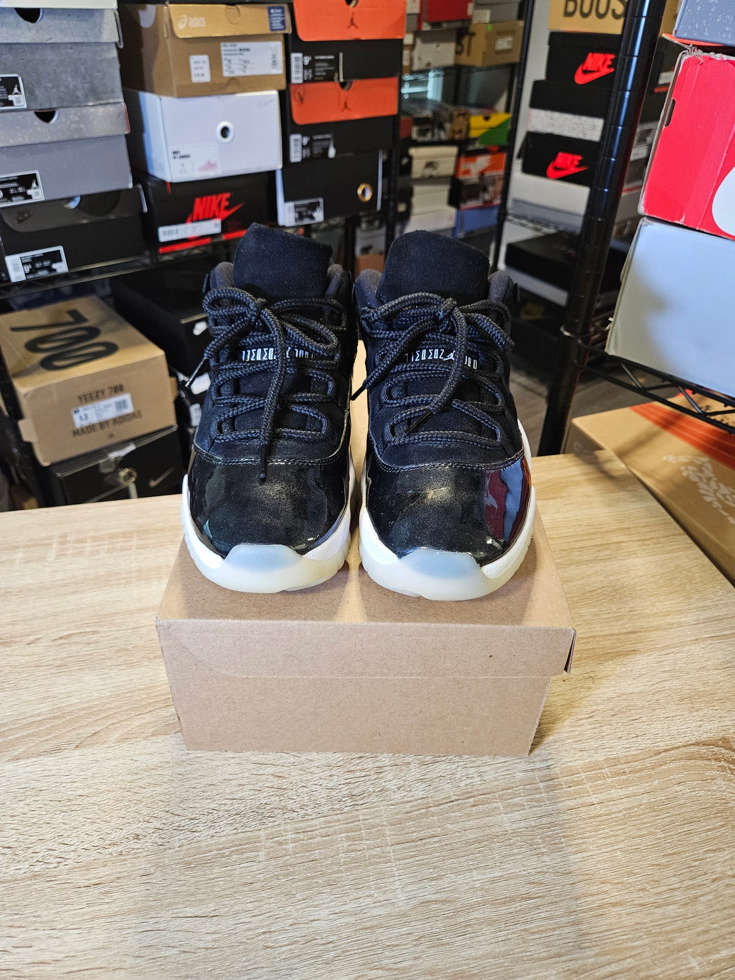 Size 10 - AJ 11 Retro Low Barons