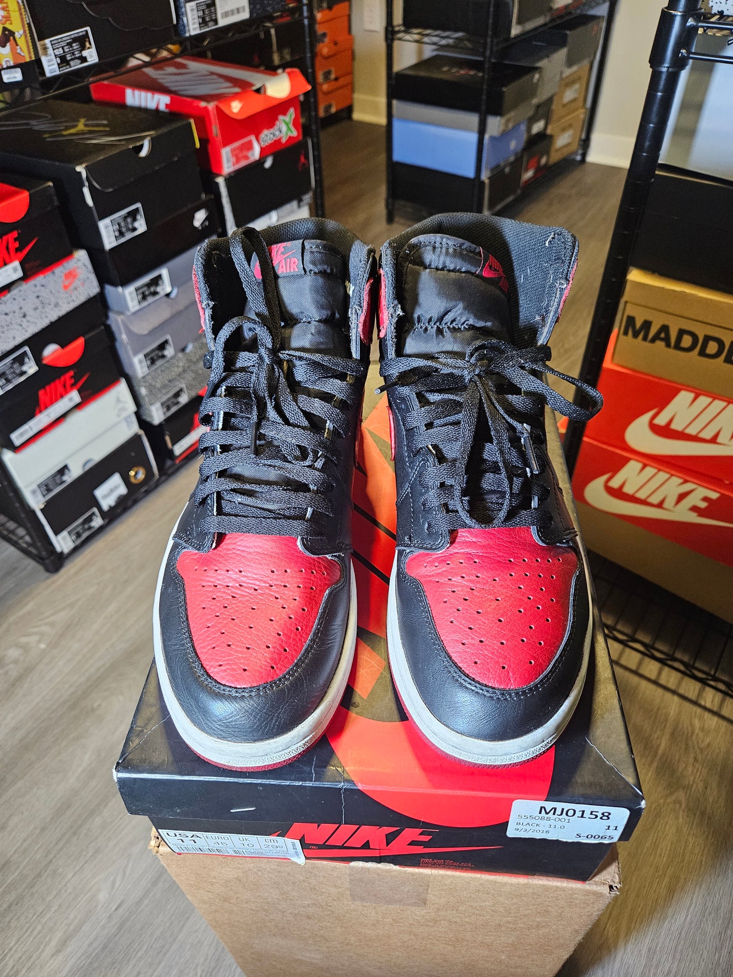 Size 11 - AJ 1 Retro OG High Banned, Bred