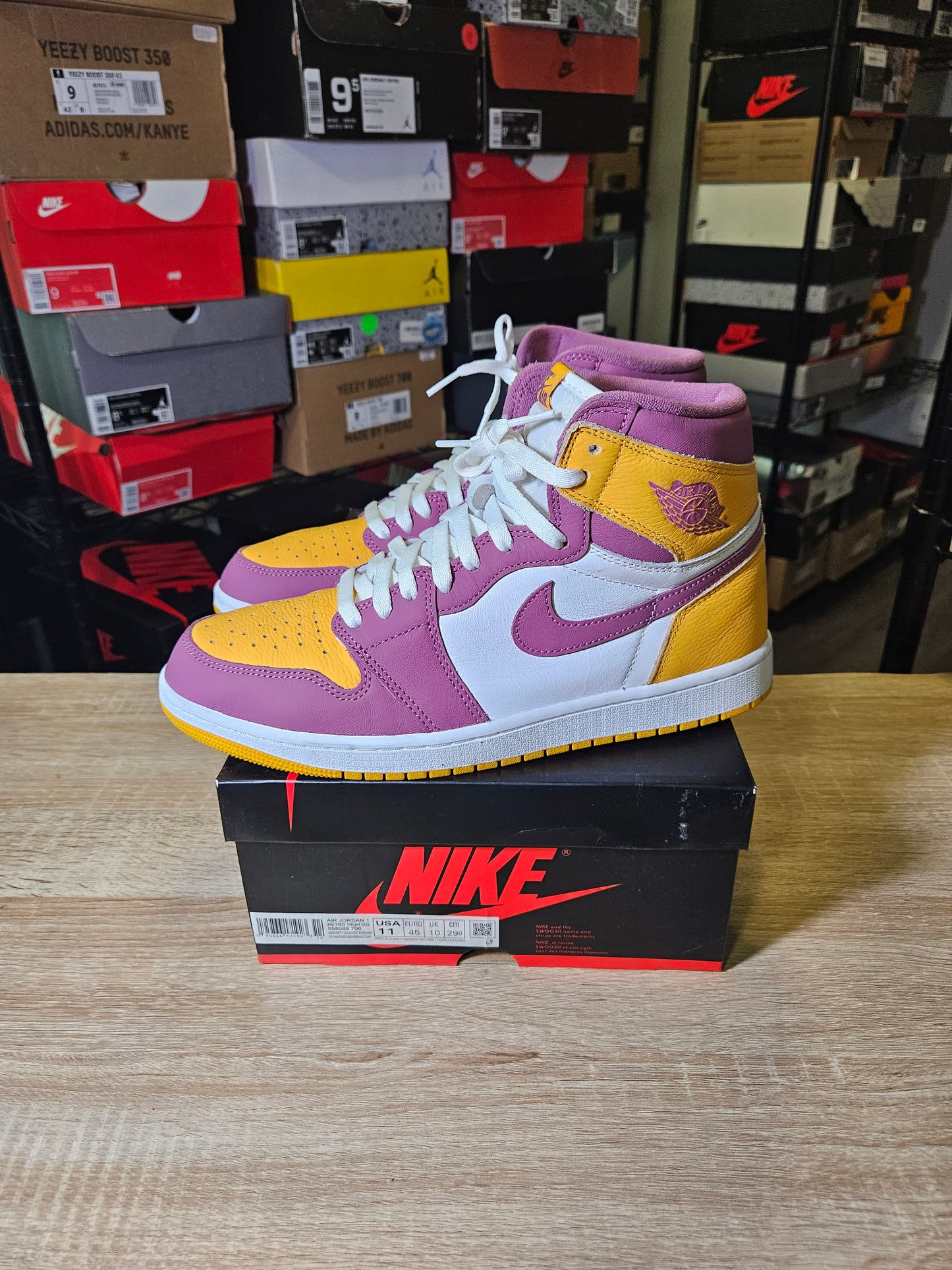Size 11 - AJ 1 Retro High OG Brotherhood 2022