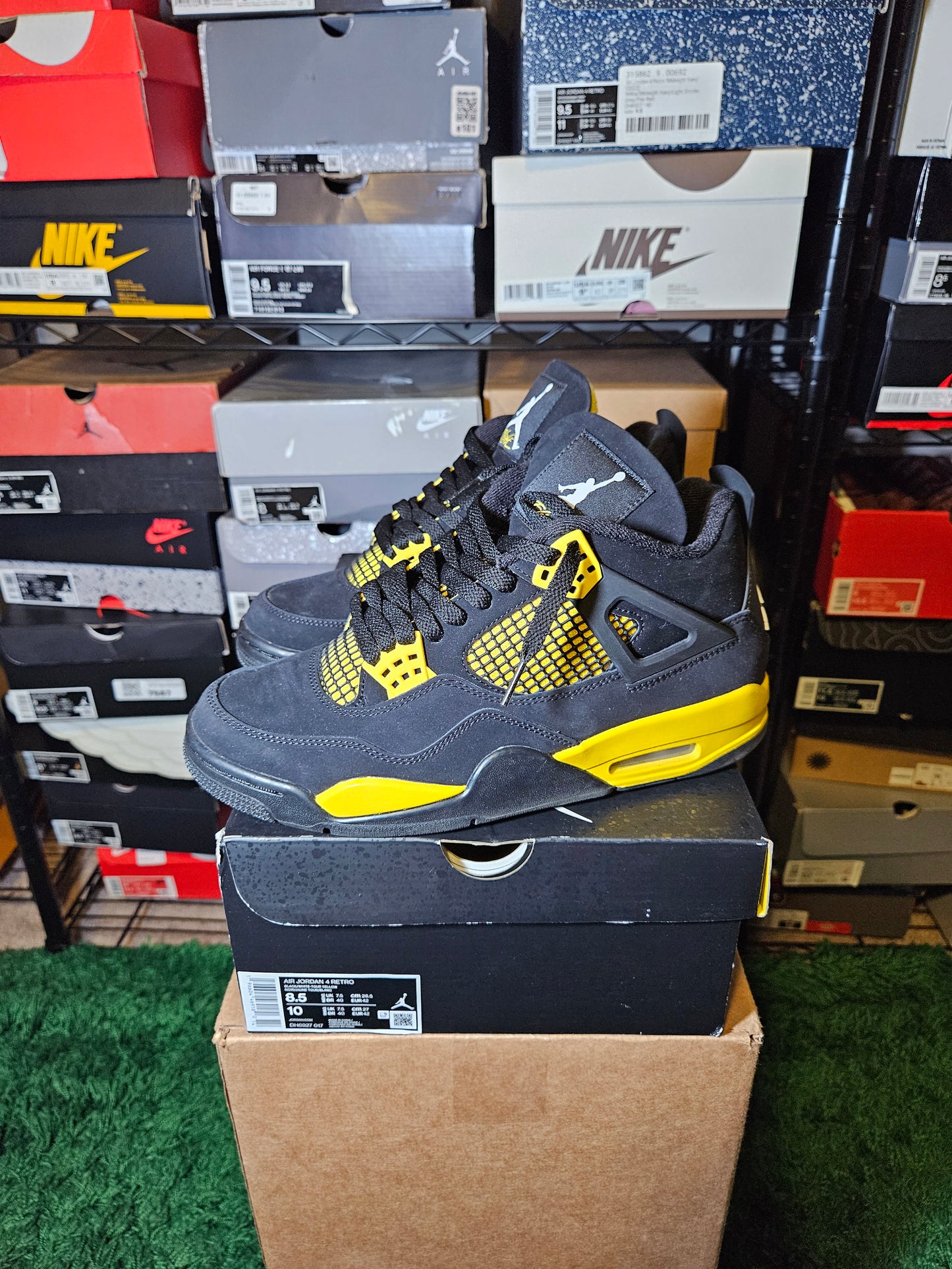 Size 8.5 - AJ 4 Retro Mid Thunder
