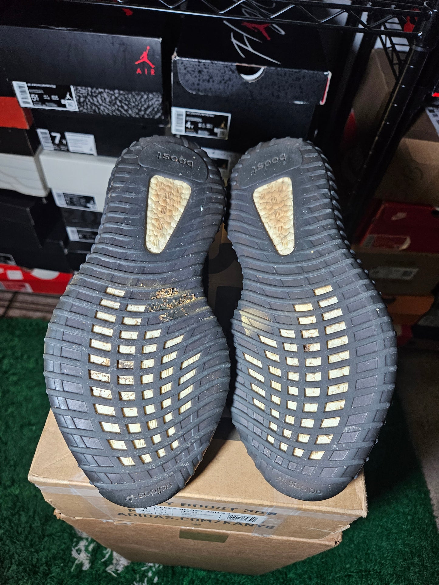 Size 8 - YZY Boost 350 V2 Low Bred