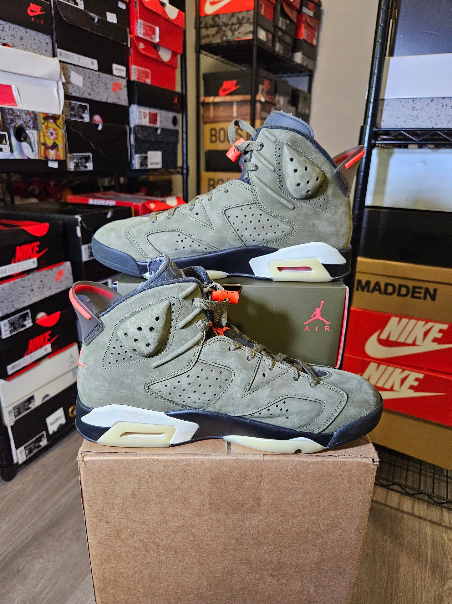 Size 10 - AJ 6 Retro x Travis Scott Mid Olive
