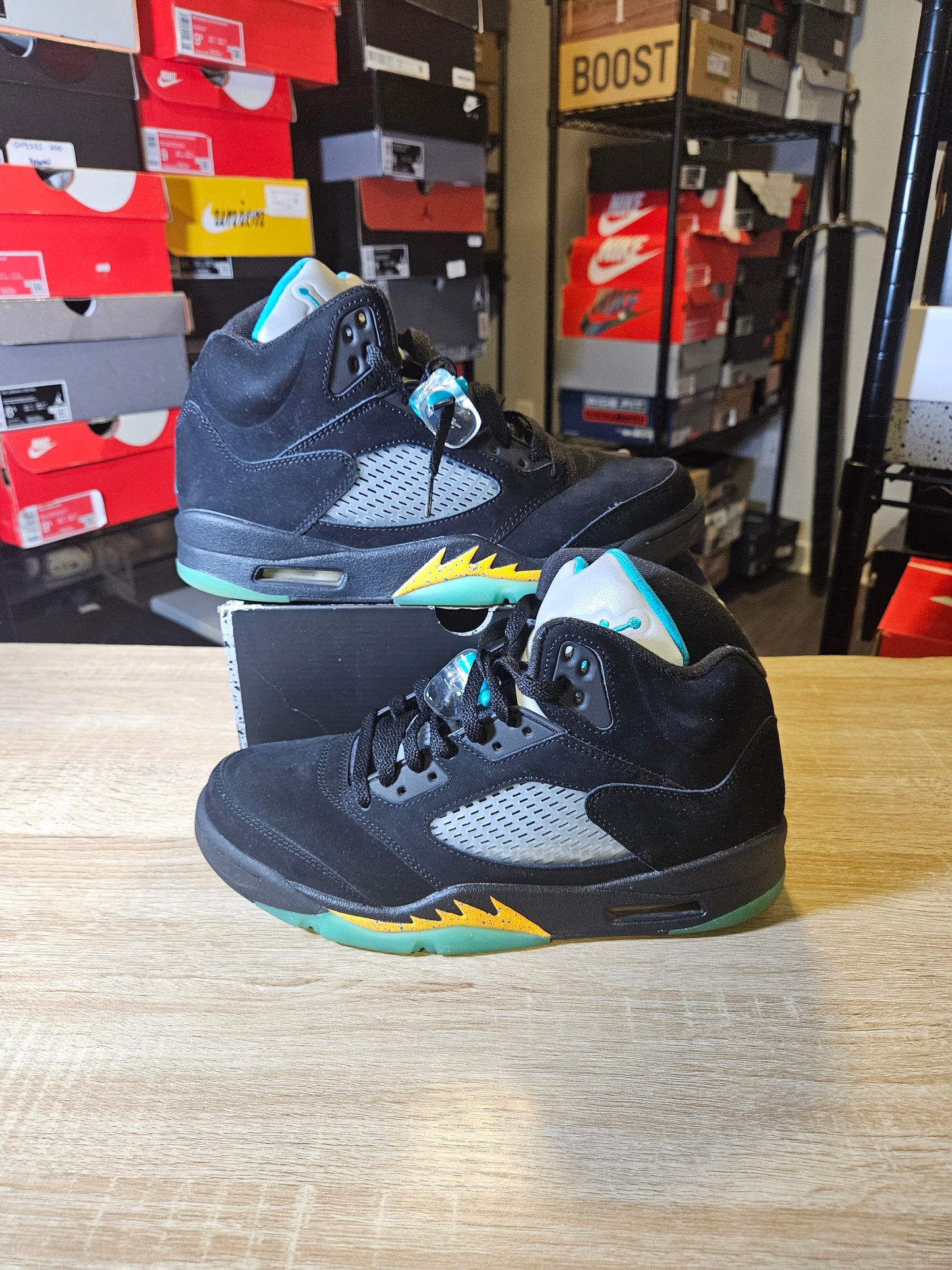 Size 9.5 - AJ 5 Retro Mid Aqua