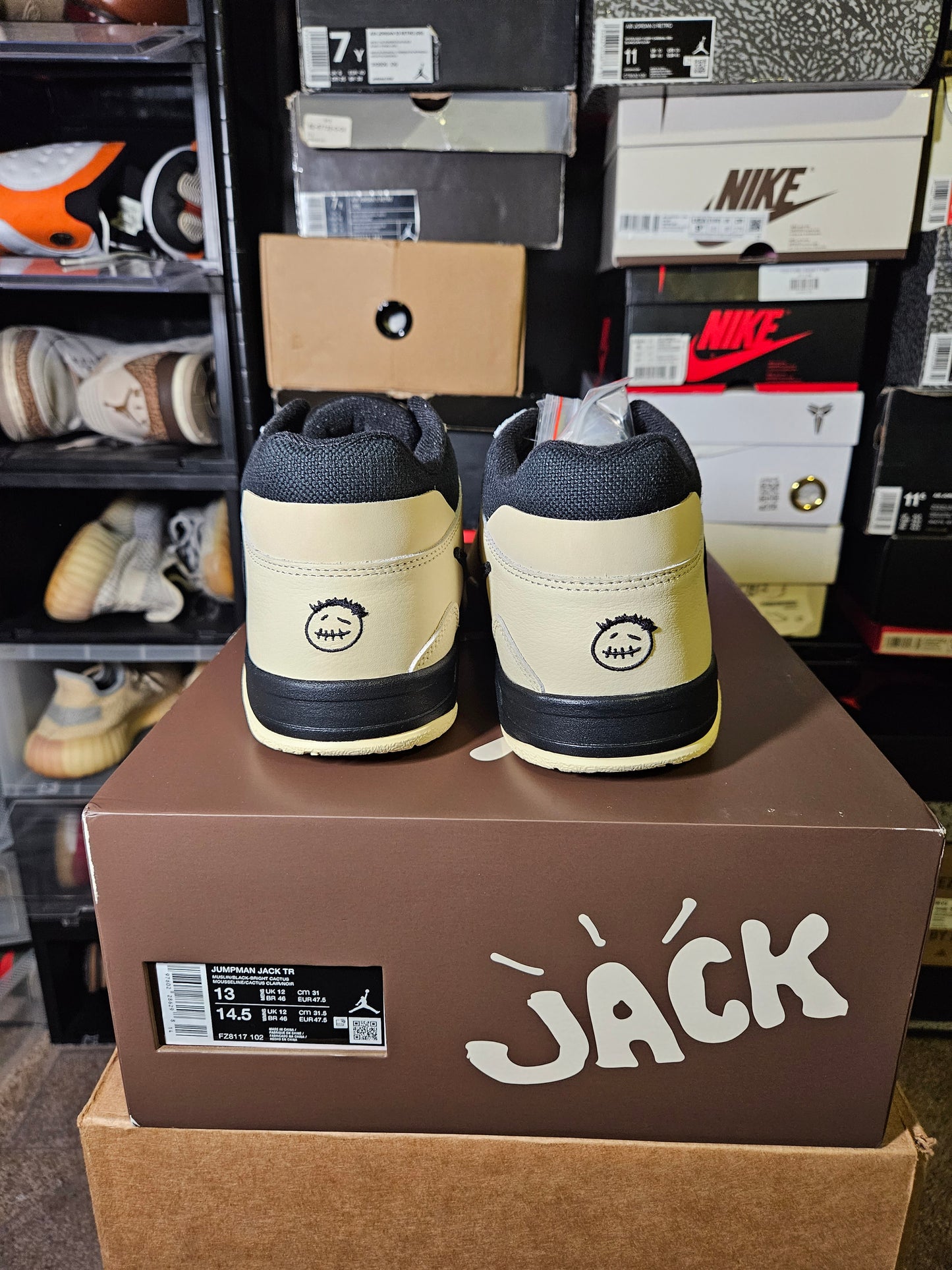 Size 13 - Travis Jump Man Bright Cactus
