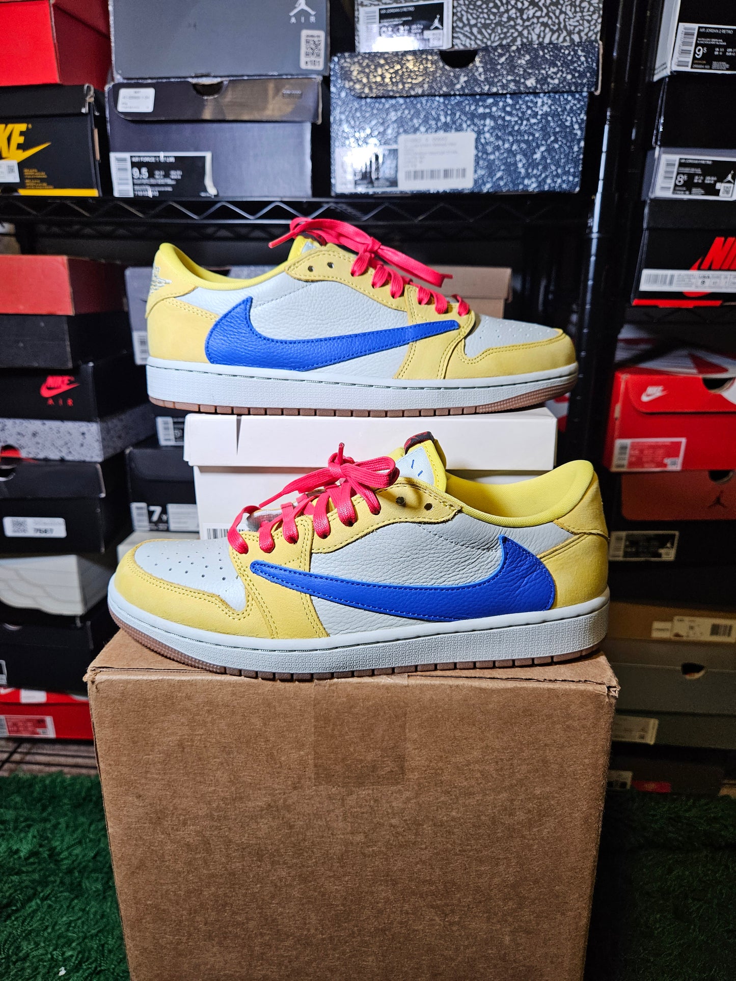Size 10.5W/9M - Travis Scott x Air Jordan 1 Retro OG SP Low Canary