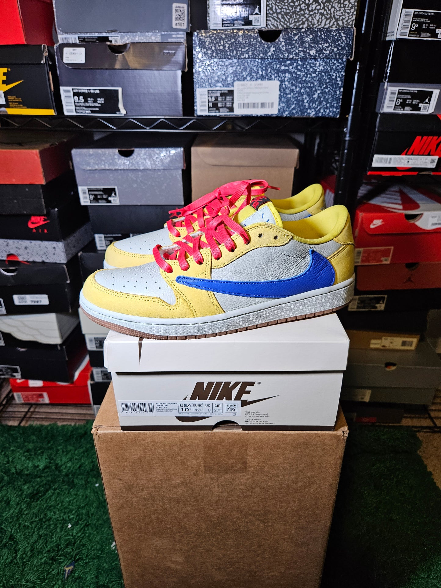 Size 10.5W/9M - Travis Scott x Air Jordan 1 Retro OG SP Low Canary